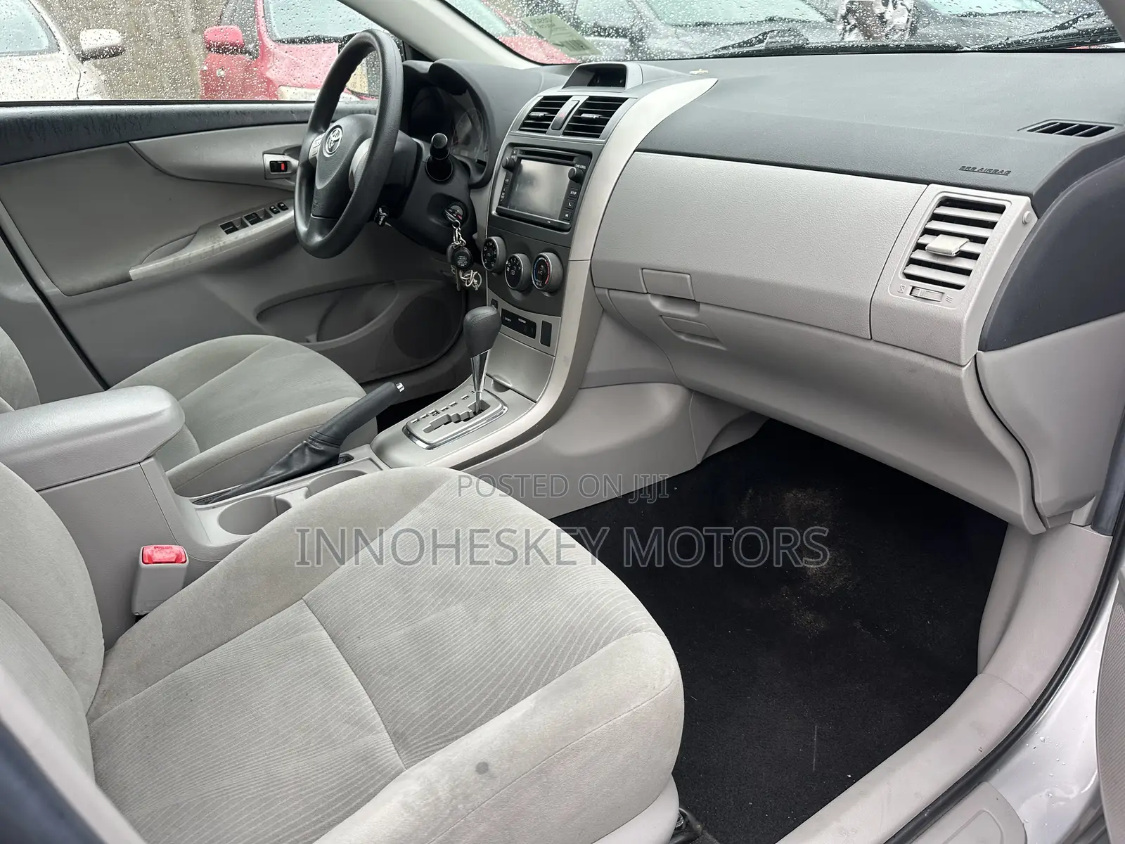 Toyota Corolla LE 4dr Sedan (1.8L 4cyl 4A) 2013 Silver