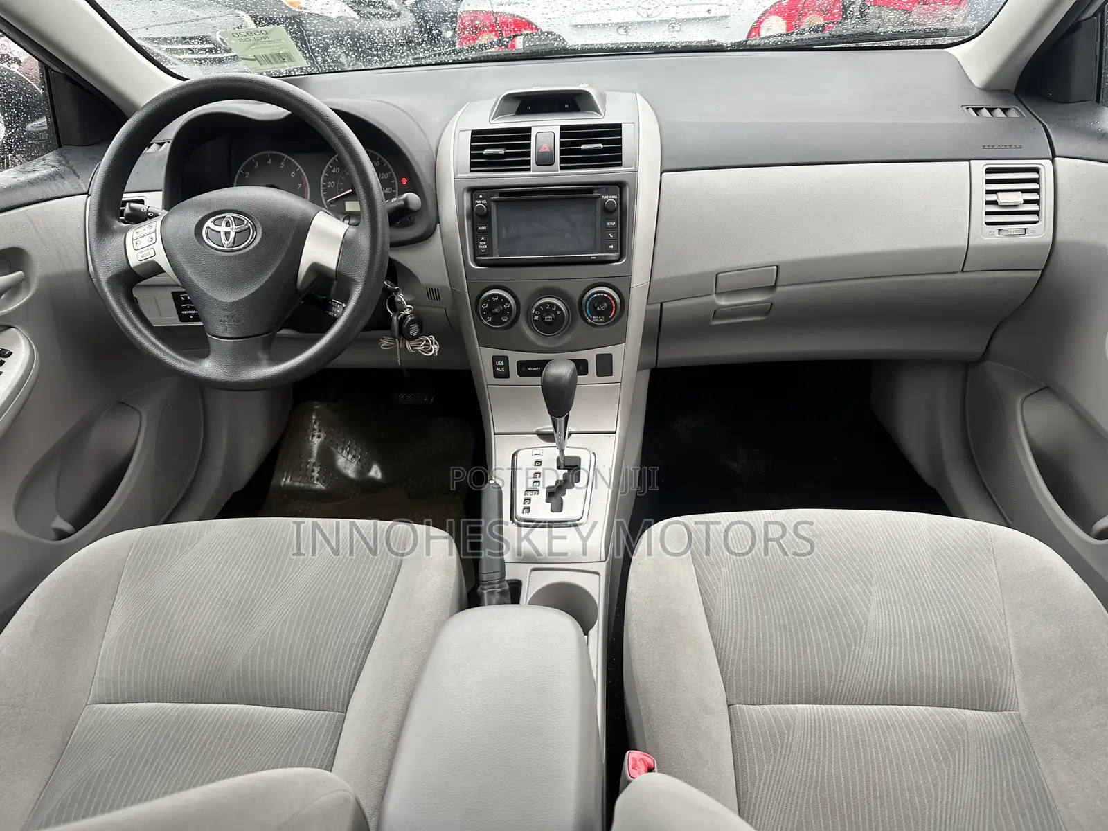 Toyota Corolla LE 4dr Sedan (1.8L 4cyl 4A) 2013 Silver