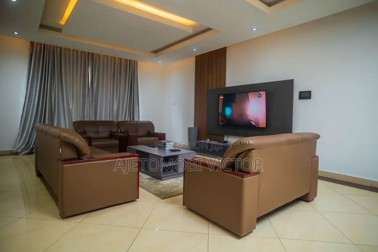 Cozy 3bedroom Apartment in Ikeja