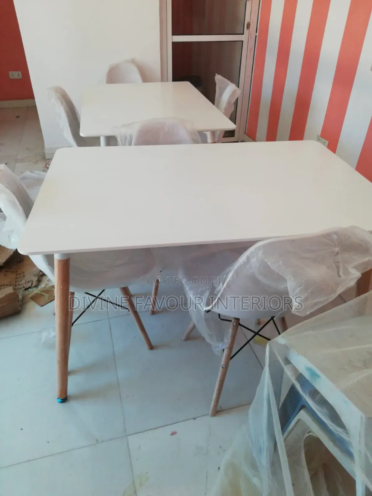 Dining Table With 4 Set of Dining Chairs