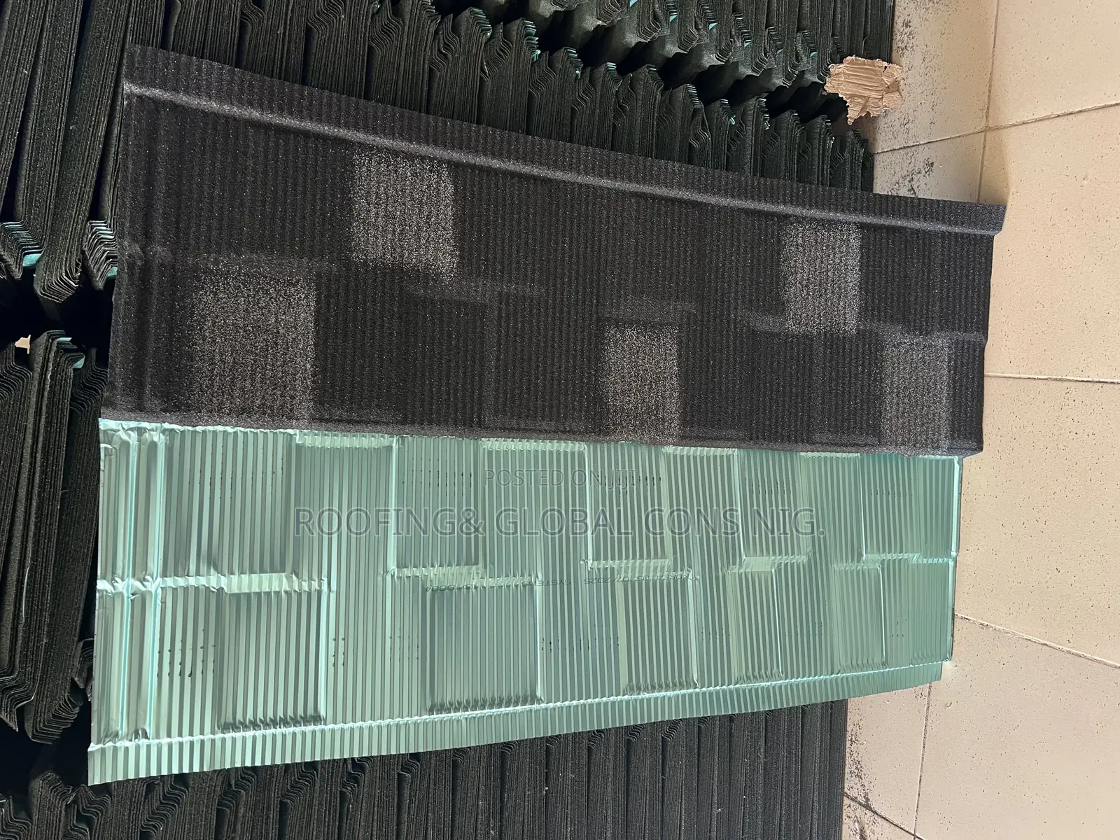 Quality Black With White Stone Patch Stone Coated Roofing Tiles