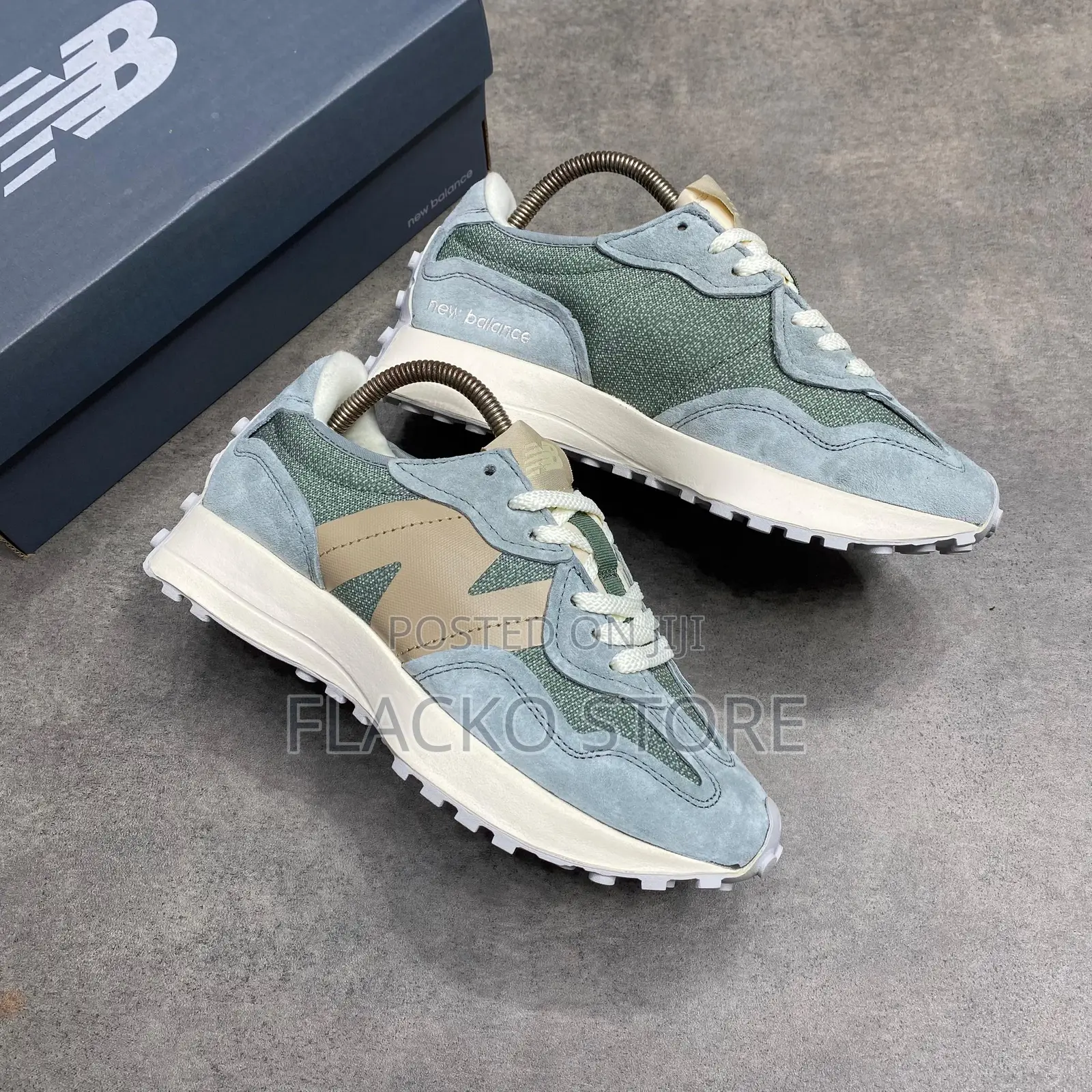 Original New Balance 327 Sneakers