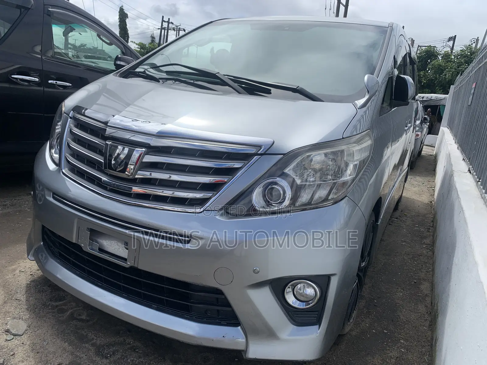 Toyota Vellfire 2012 Silver