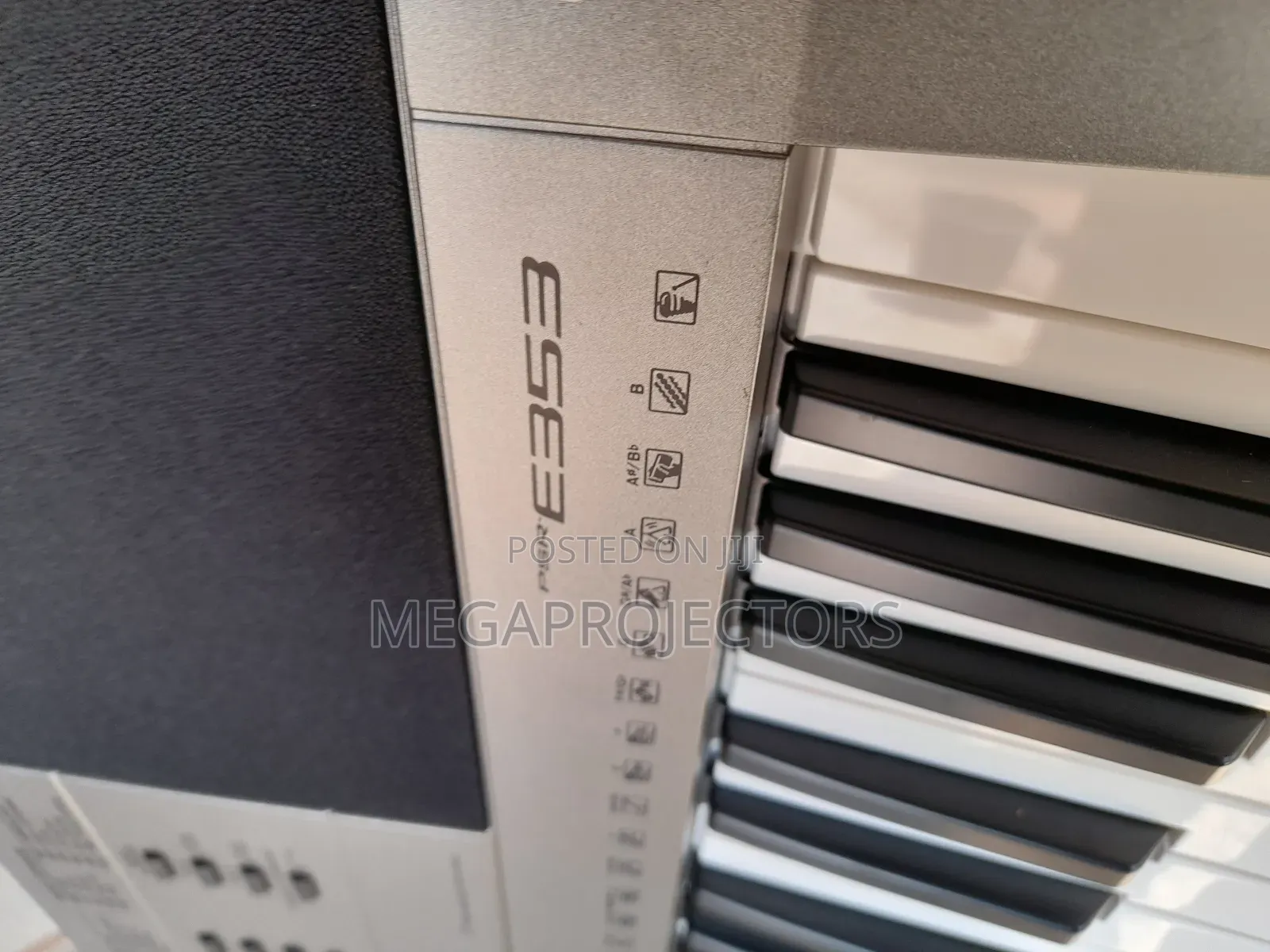 Yamaha Psr 413 @ Abuja