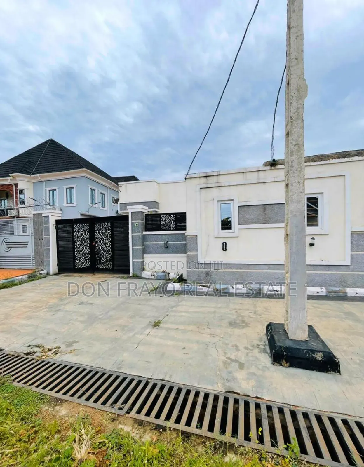 3bdrm Bungalow in Akala Way, Akobo for sale