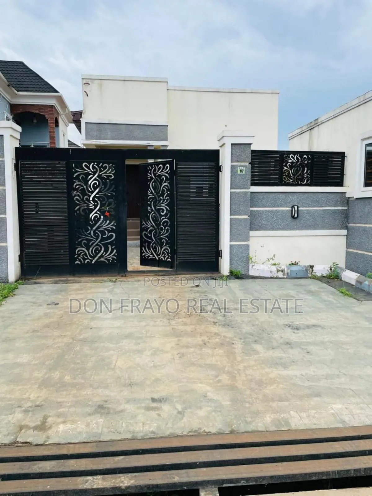3bdrm Bungalow in Akala Way, Akobo for sale
