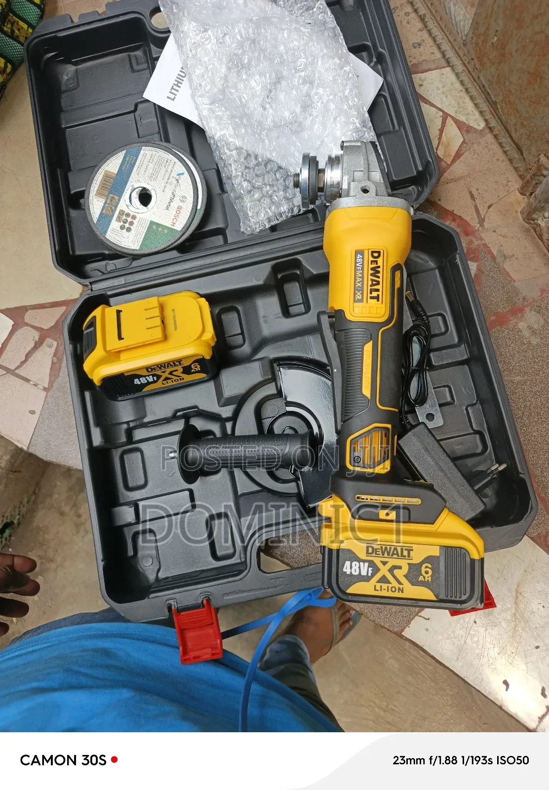 Dewalt Cordless Cutting Machine