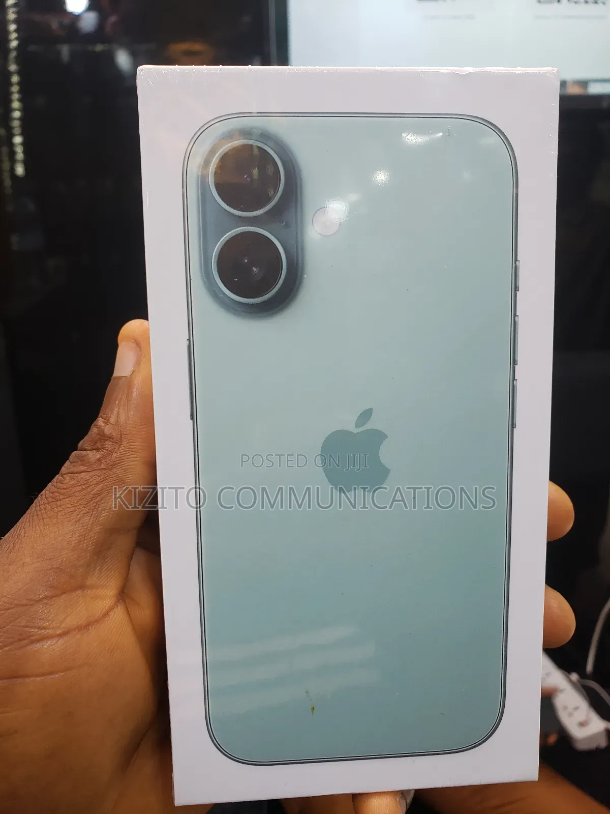 New Apple iPhone 16 128 GB Green