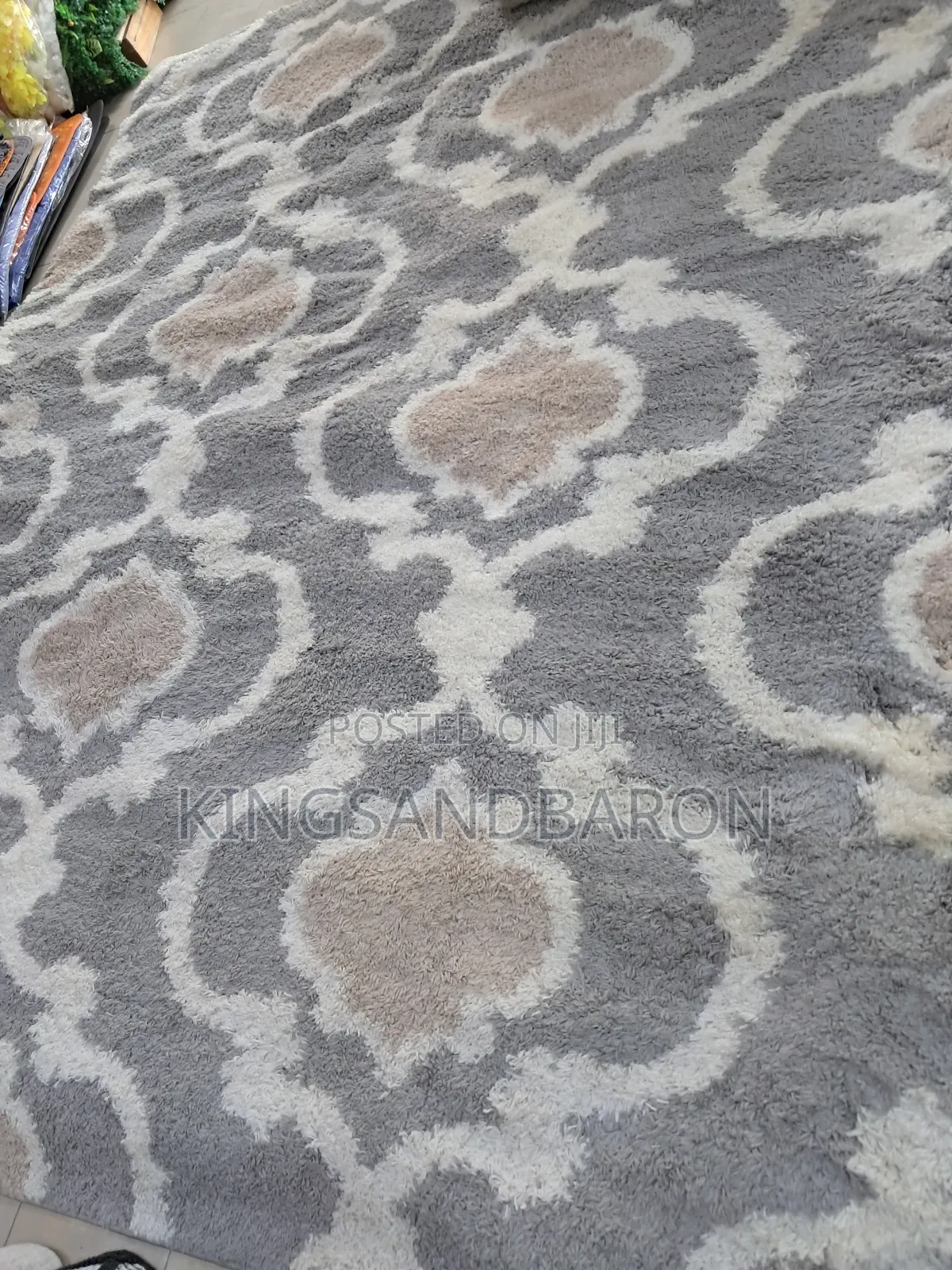 7x10fts Gray/Gold/ Cream American Shaggy Rug