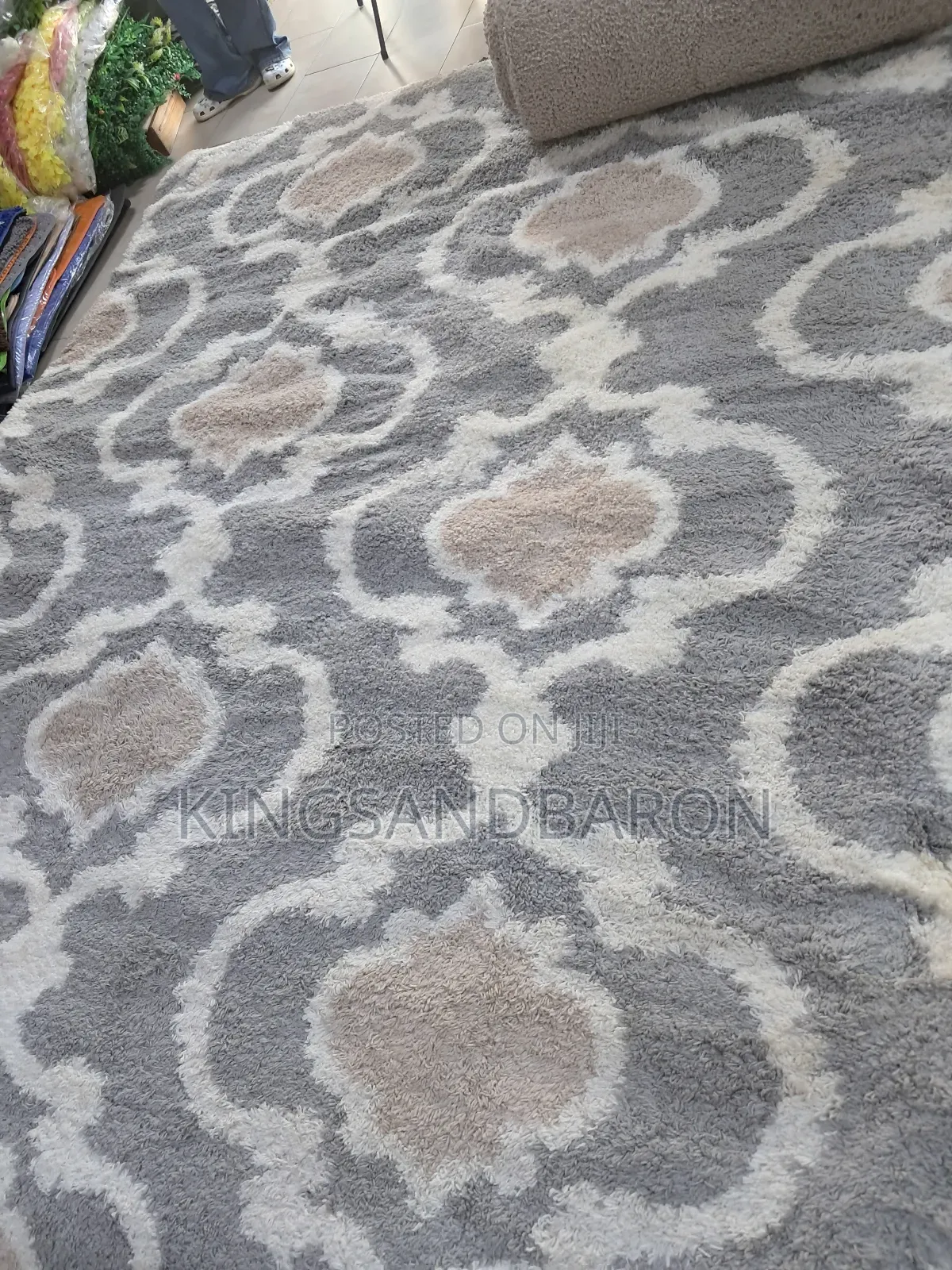7x10fts Gray/Gold/ Cream American Shaggy Rug