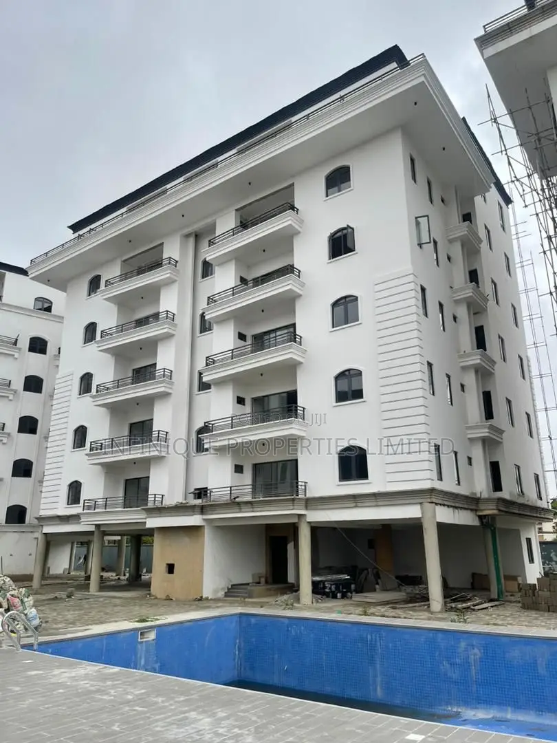 2bdrm Apartment In Lekki Phase 1 For Sale
