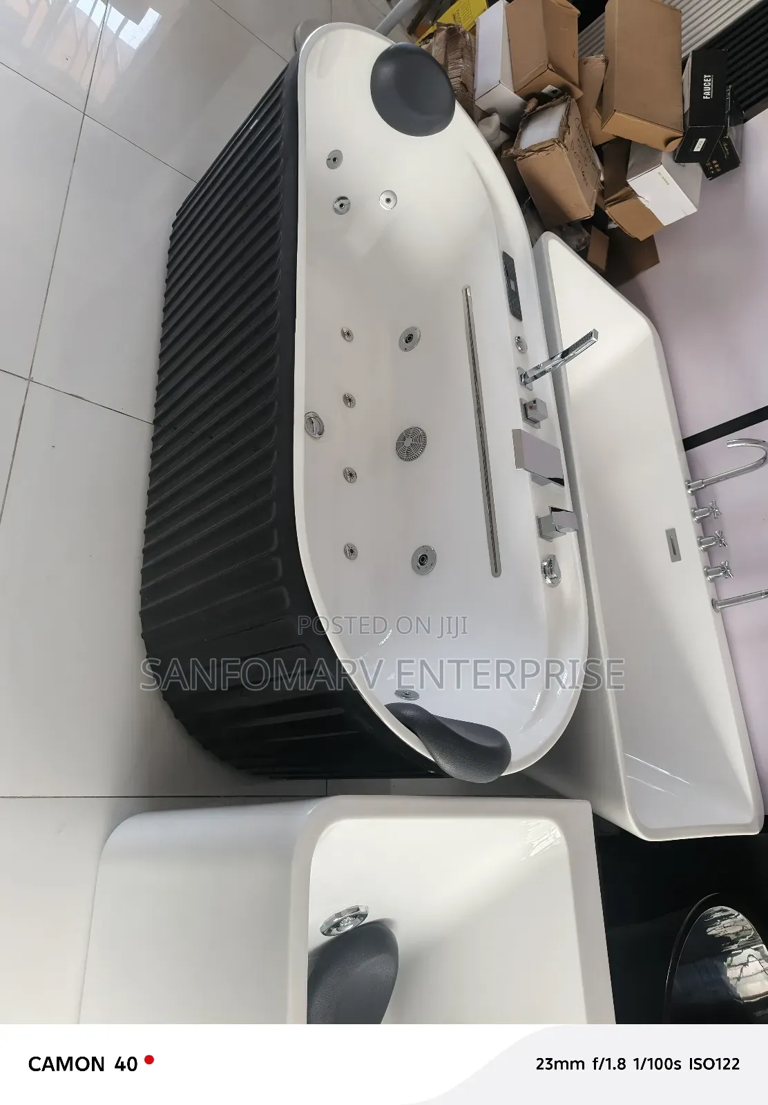 Original Black Jacuzzi Bath