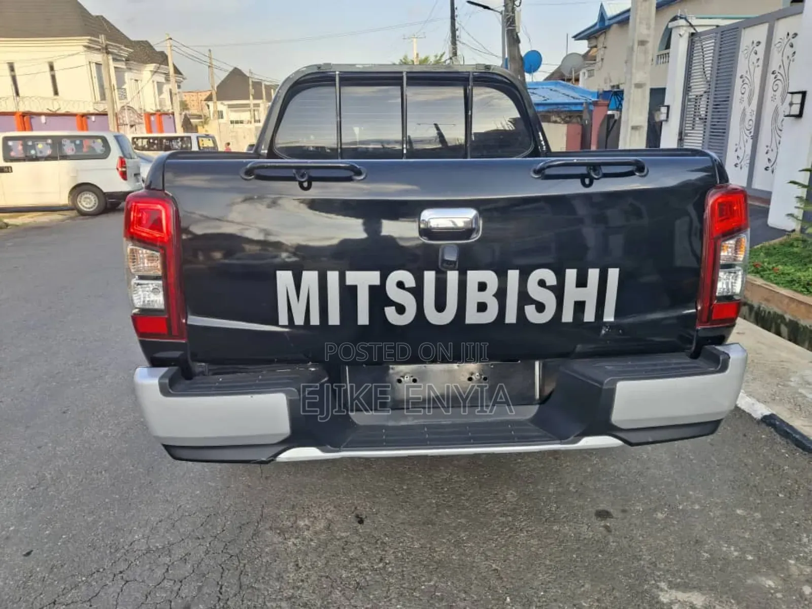 Mitsubishi L200 Double Cab 2.4 154hp 4WD 2016 Black