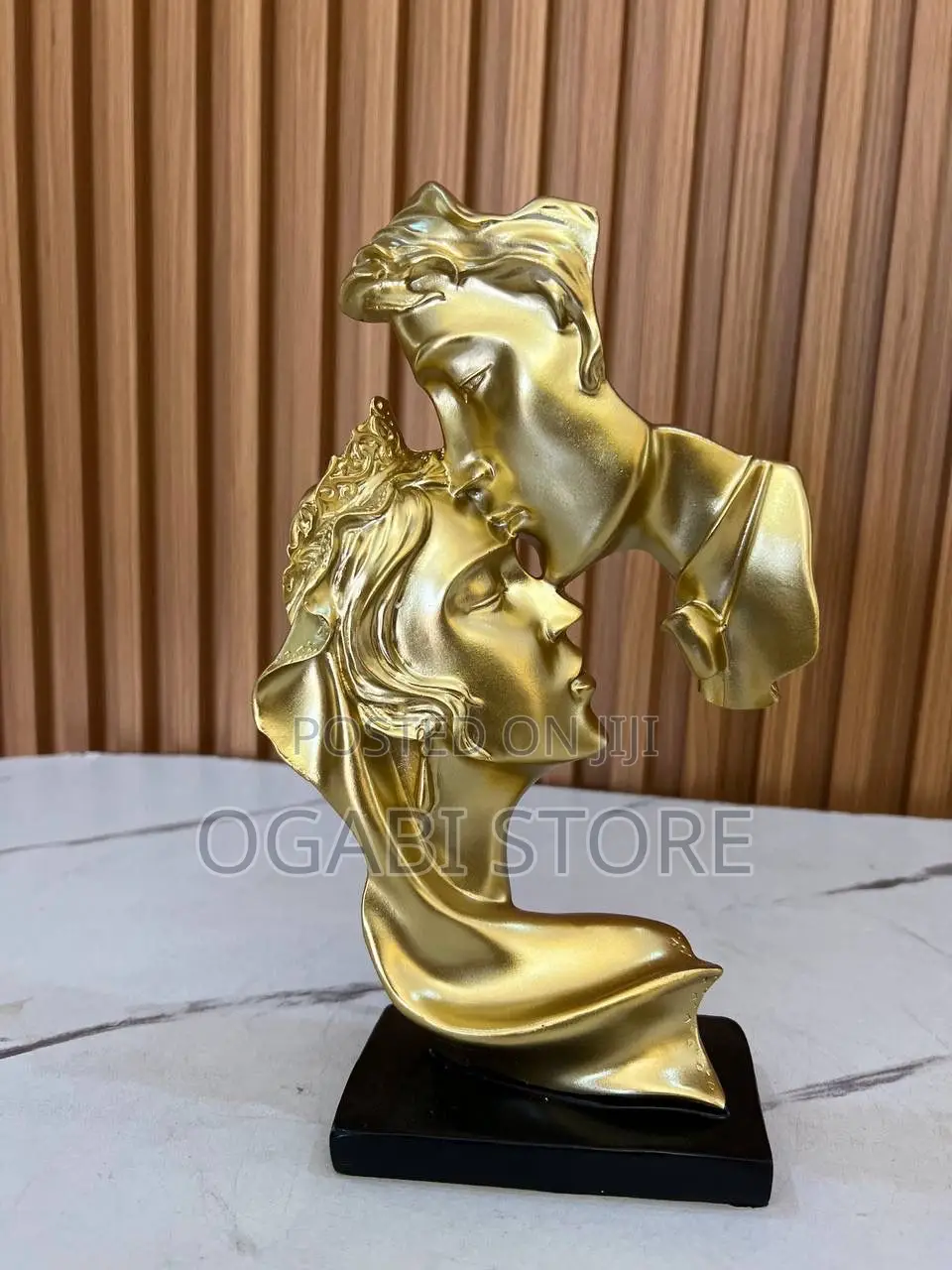 Elegant Lovers Face Sculpture – Silver Gold