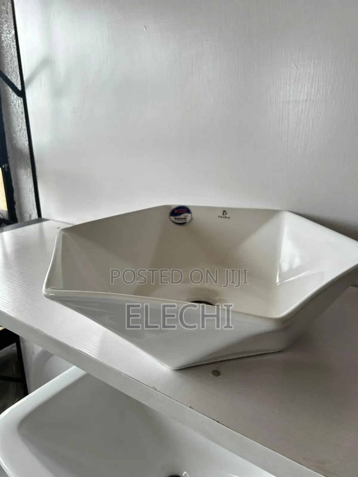 White Countertop Basin (Flower)
