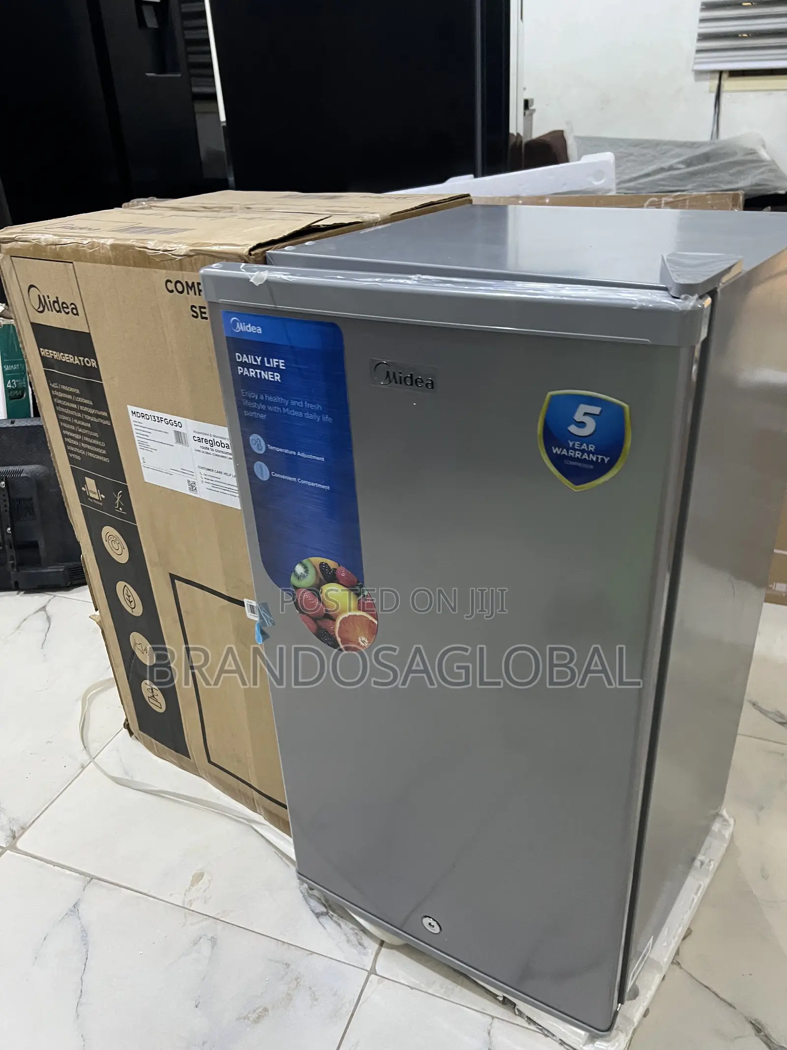 Midea 90l Refrigerator – Single Door Design With Freezer Box