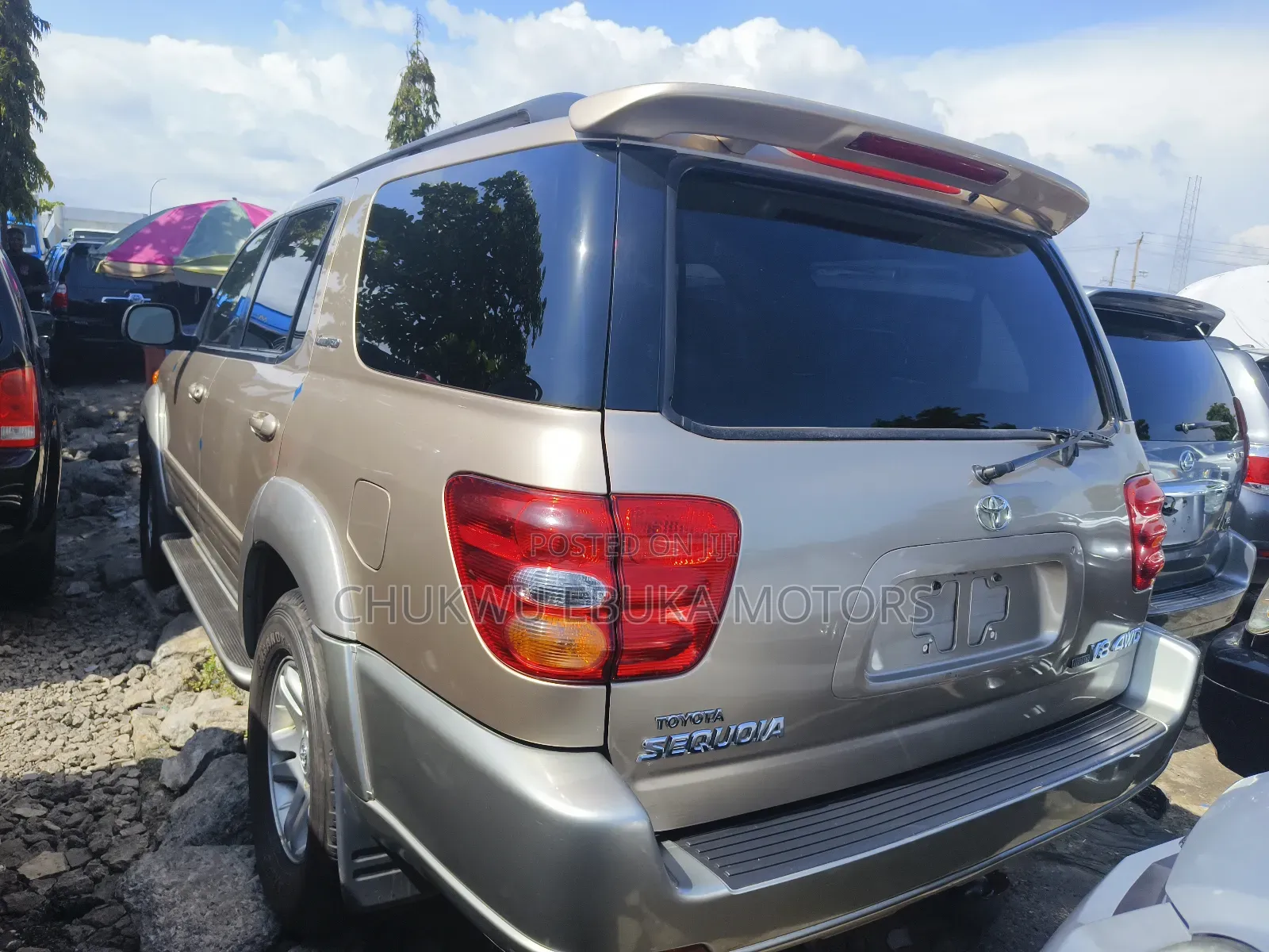 Toyota Sequoia Limited 4dr SUV (4.7L 8cyl 4A) 2004 Gold