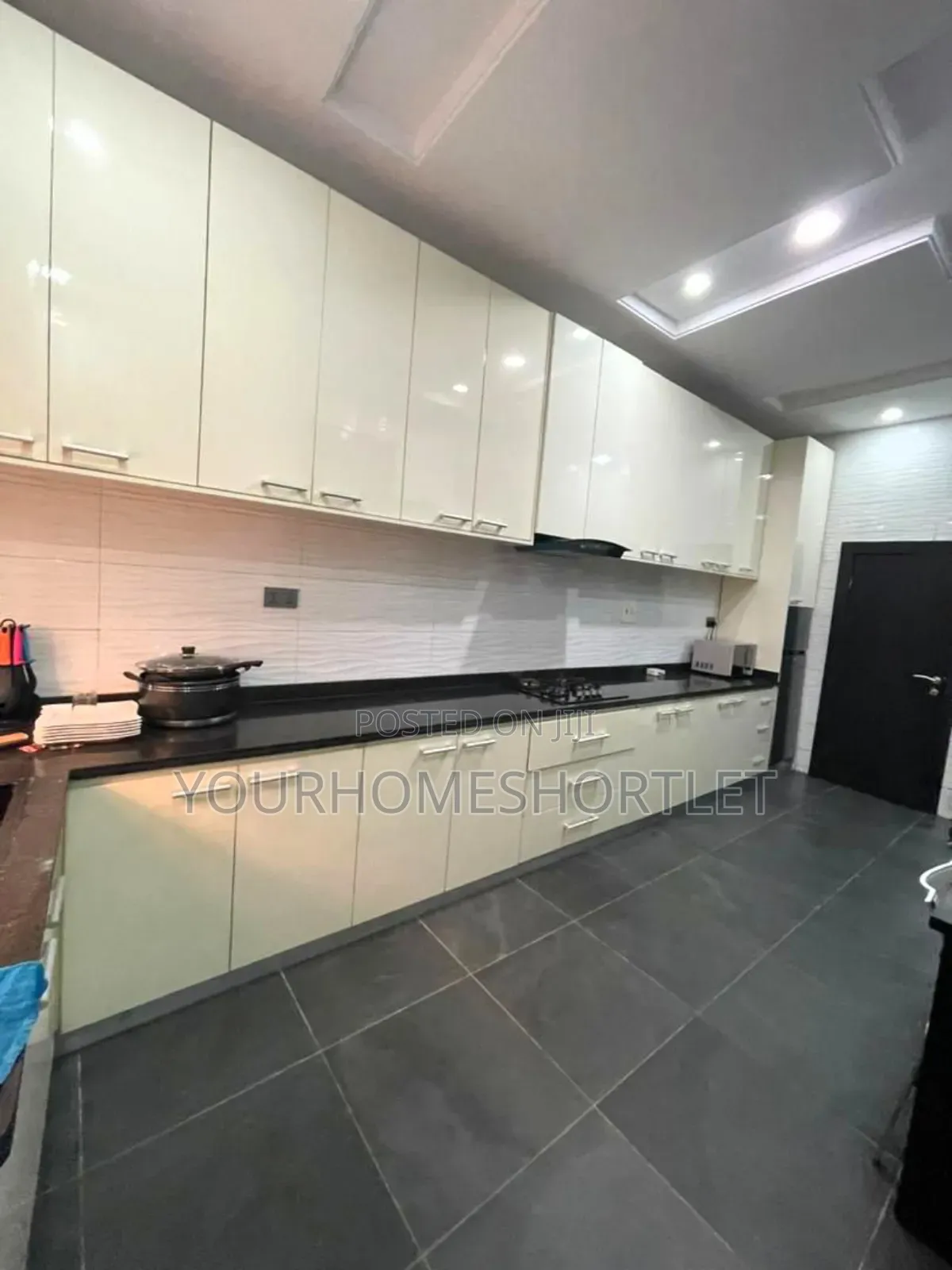 Aesthetic Luxury 4 Bedroom Duplex With Snooker