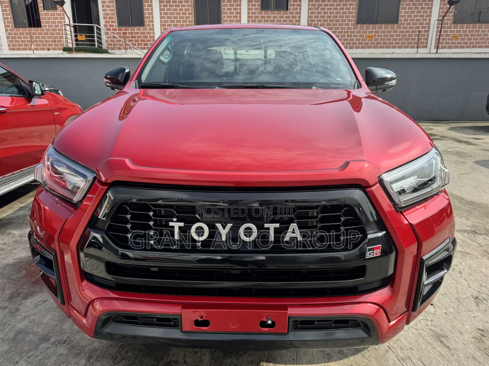 New Toyota Hilux 2023 Red