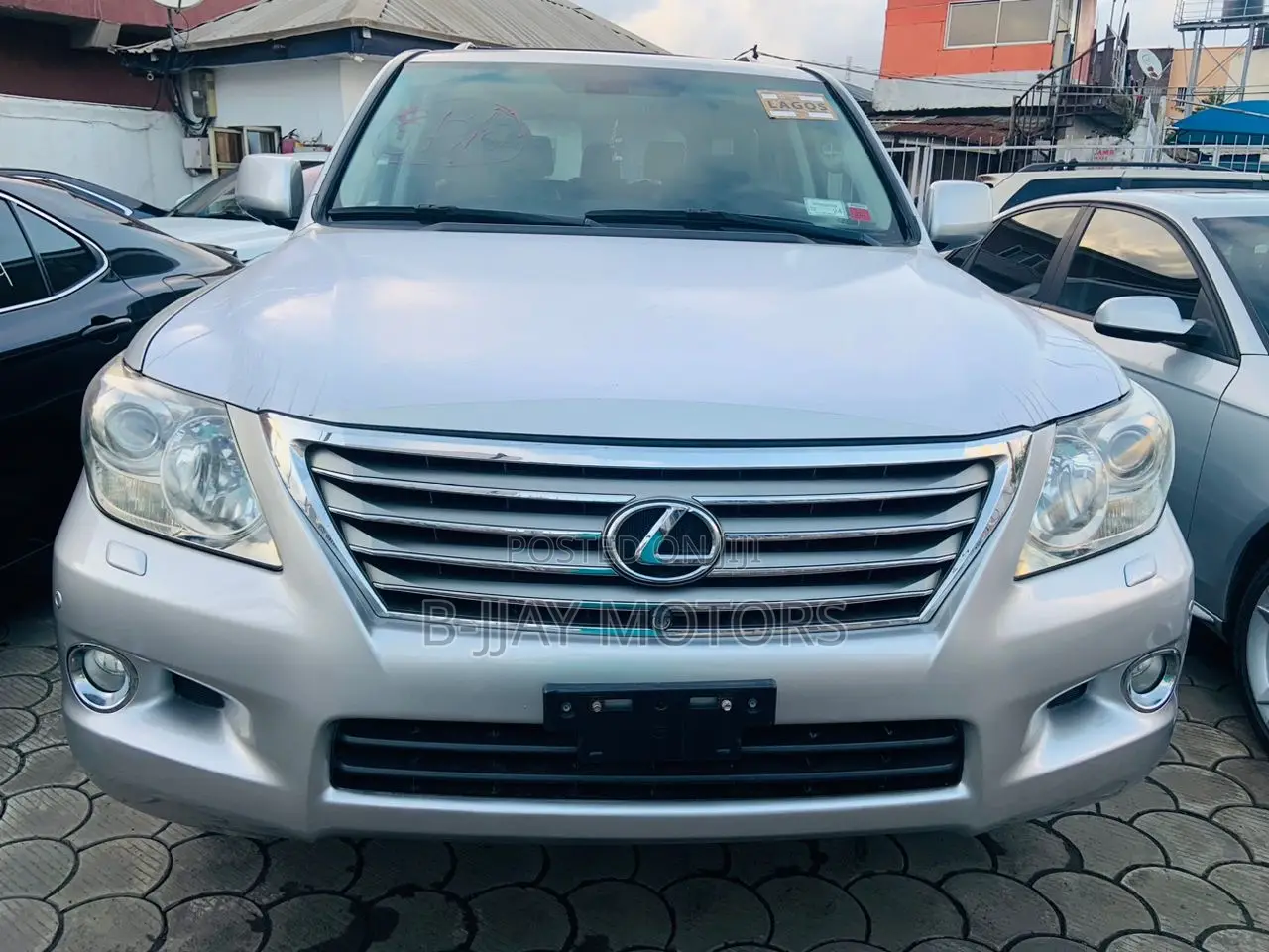 Lexus LX 570 2011 Silver
