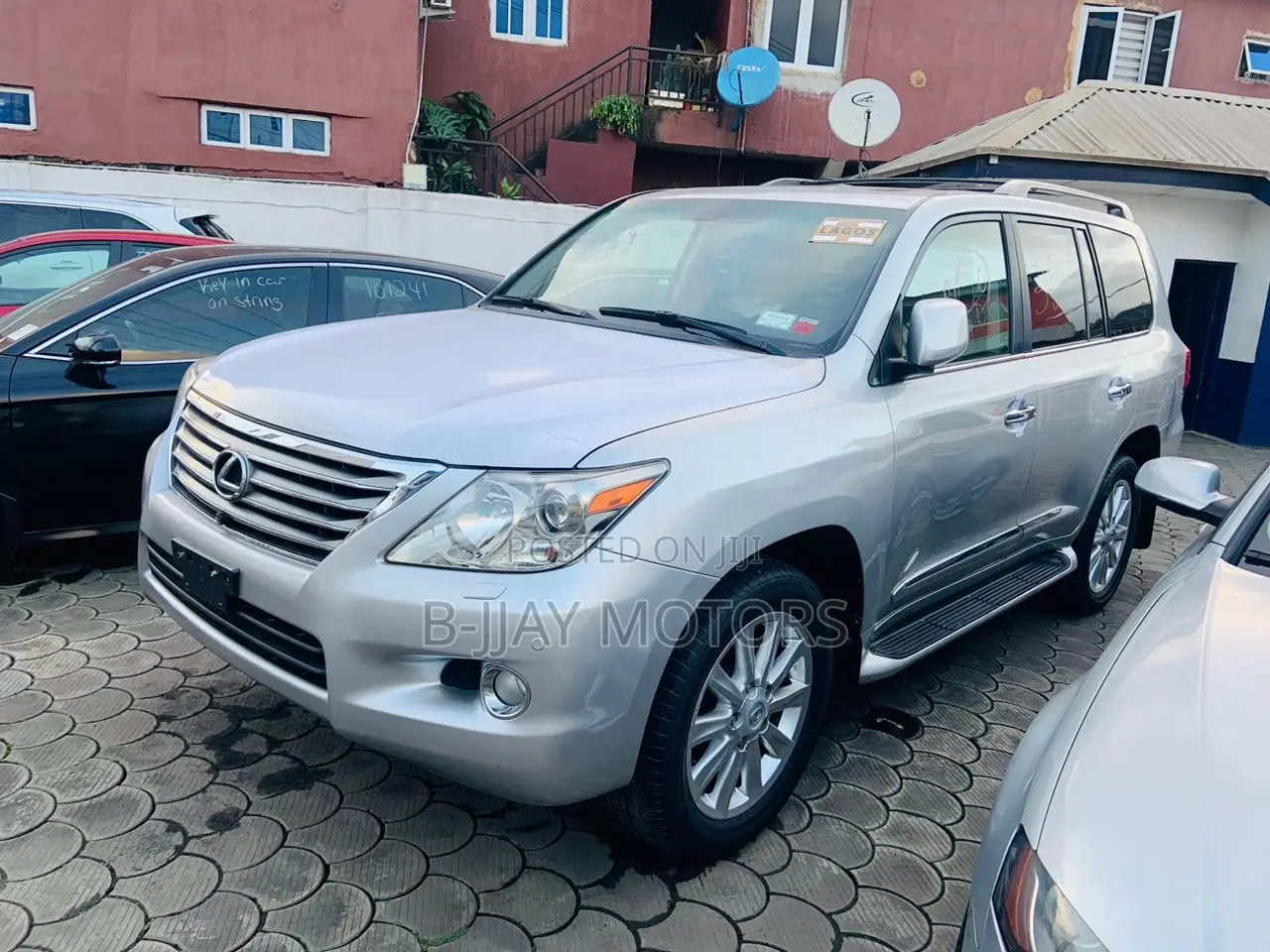 Lexus LX 570 2011 Silver