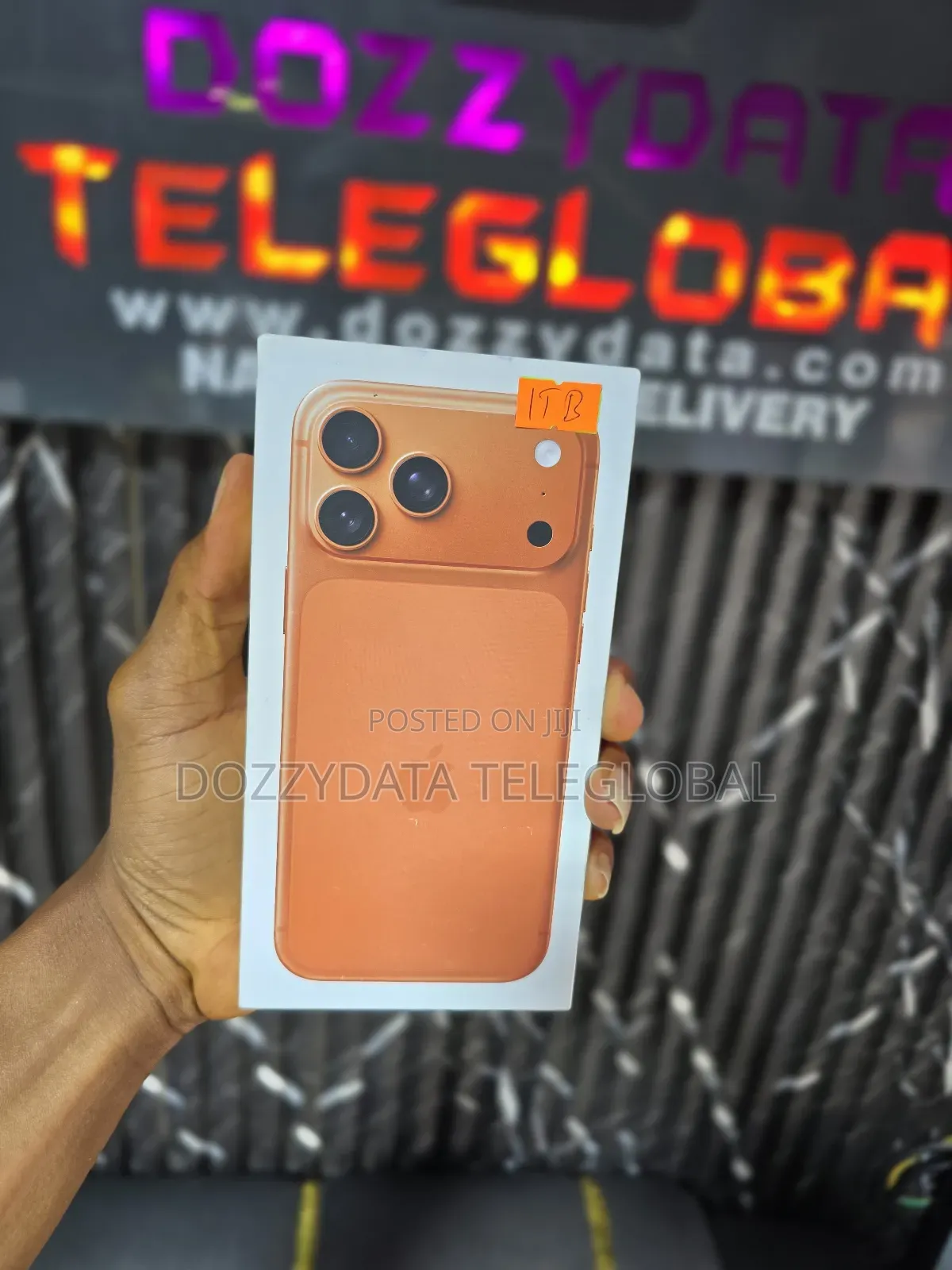 New Apple iPhone 17 Pro Max 1 TB Orange