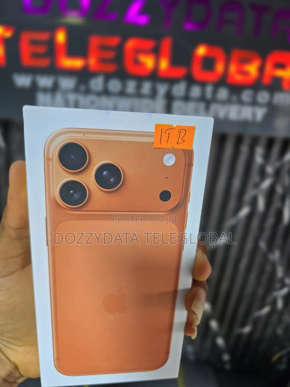New Apple iPhone 17 Pro Max 1 TB Orange