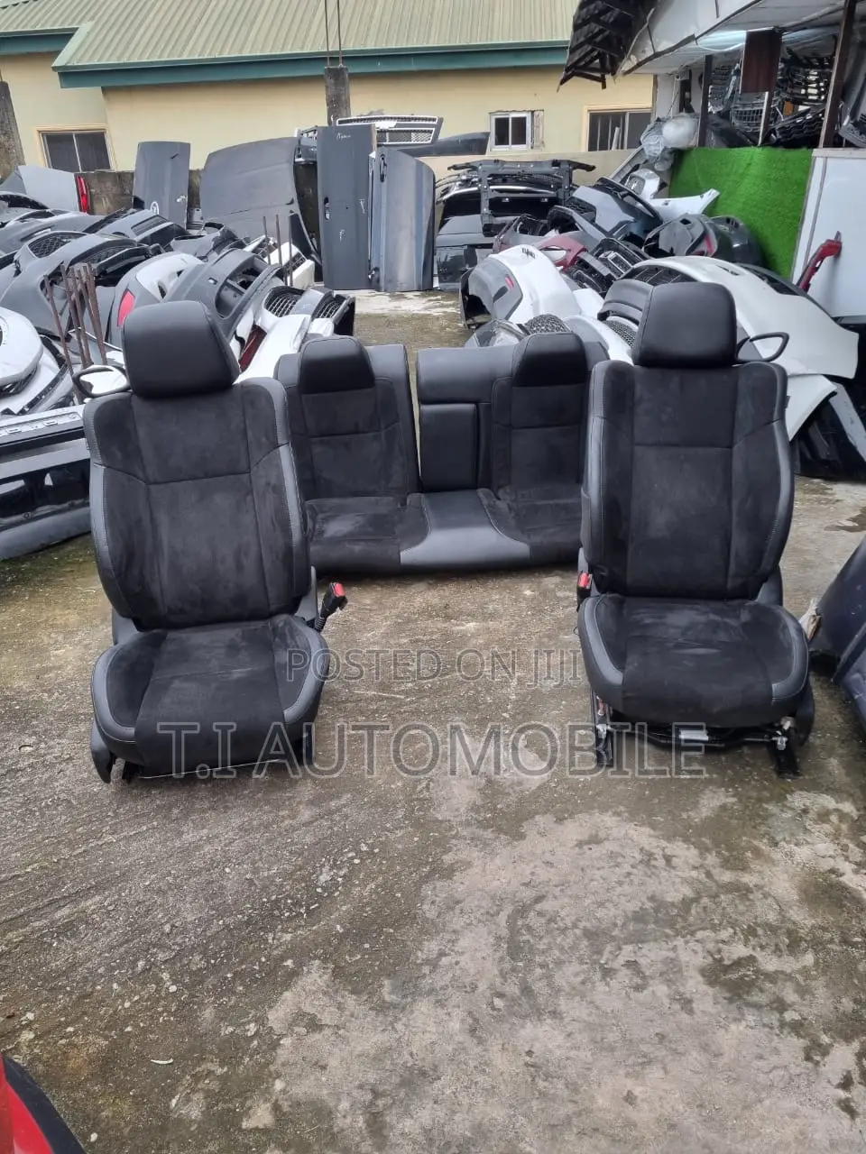 Complete Set Of Chairs For Dodge Challenger 2017-2022 Models