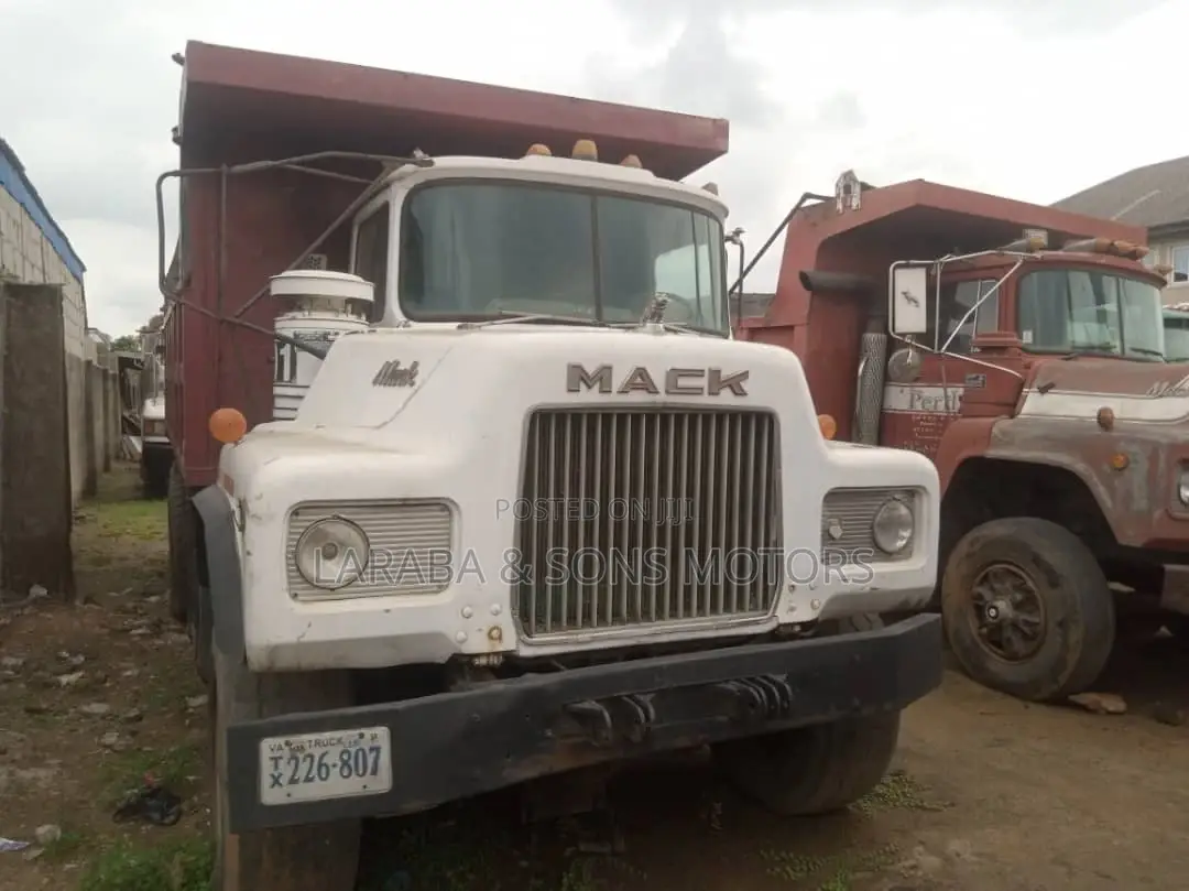 Mack Dump Truck 1993