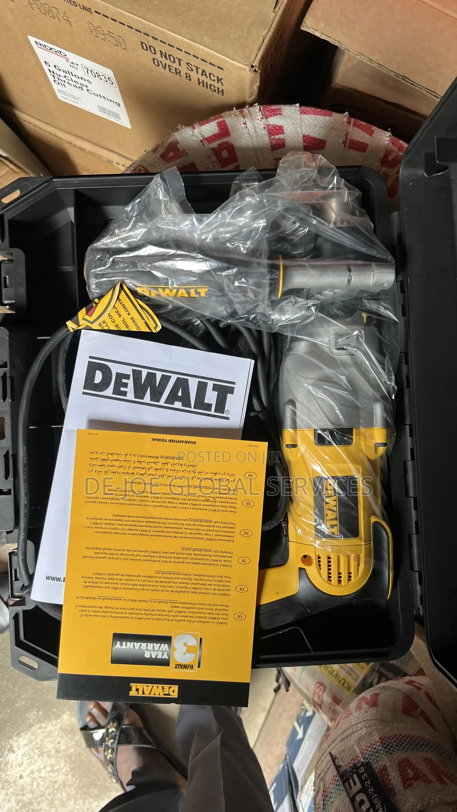 Dewalt Drilling Machine D21570k B5 1300w