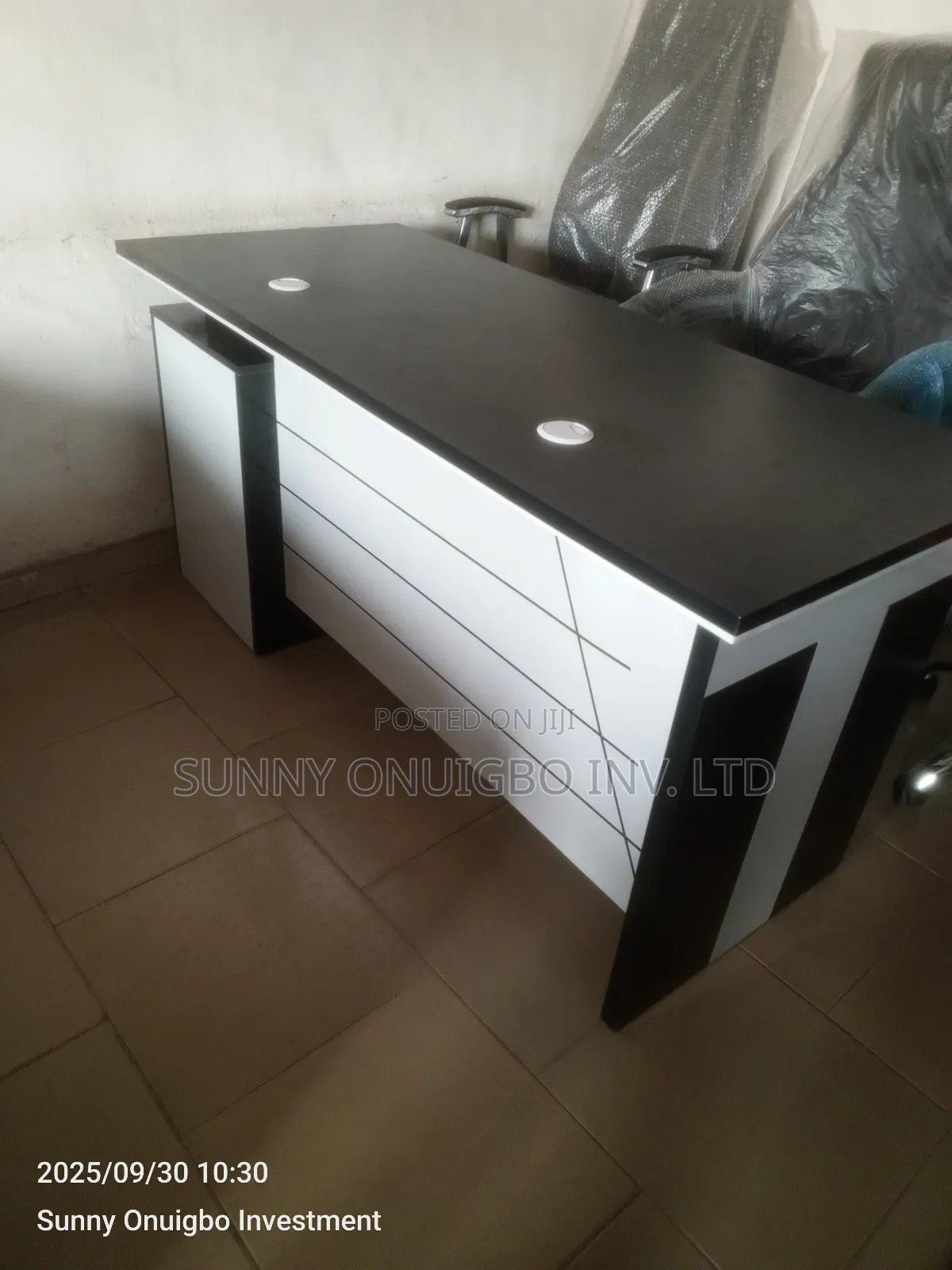 Executive Office Table 1.4meter With Drawers