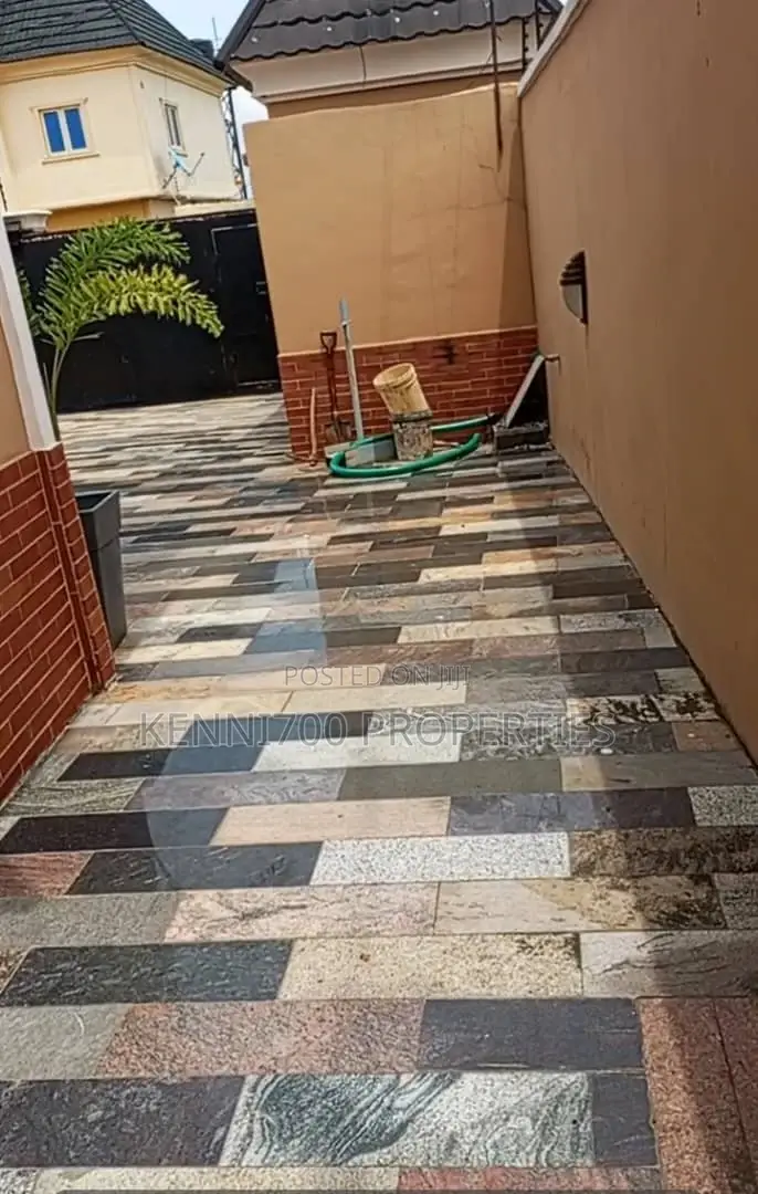 5bdrm Duplex in Unilag Estate, GRA Phase 1 for sale