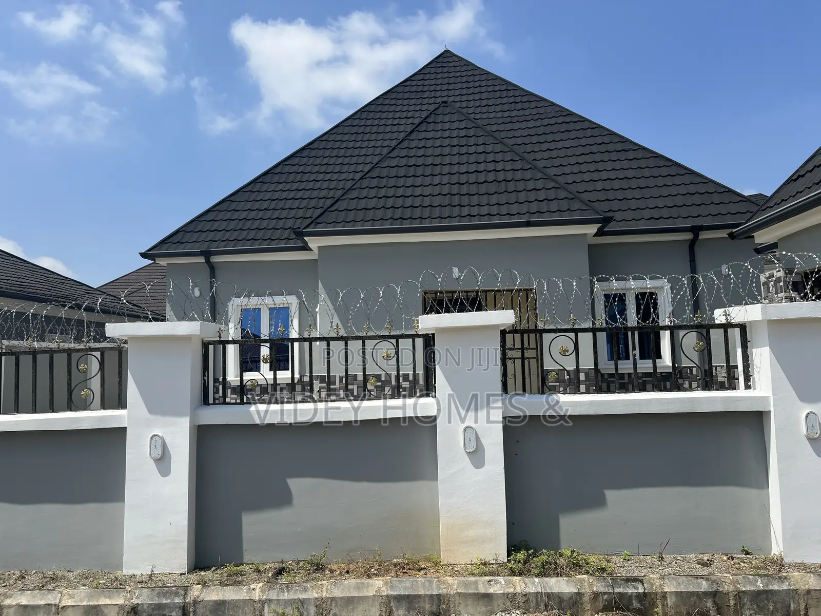 3bdrm Bungalow in Sungold, Galadimawa for rent