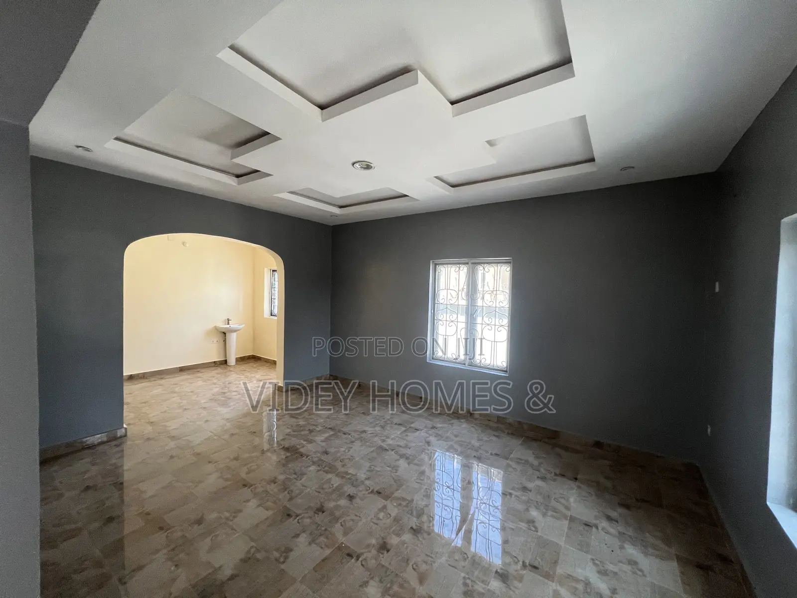 3bdrm Bungalow in Sungold, Galadimawa for rent