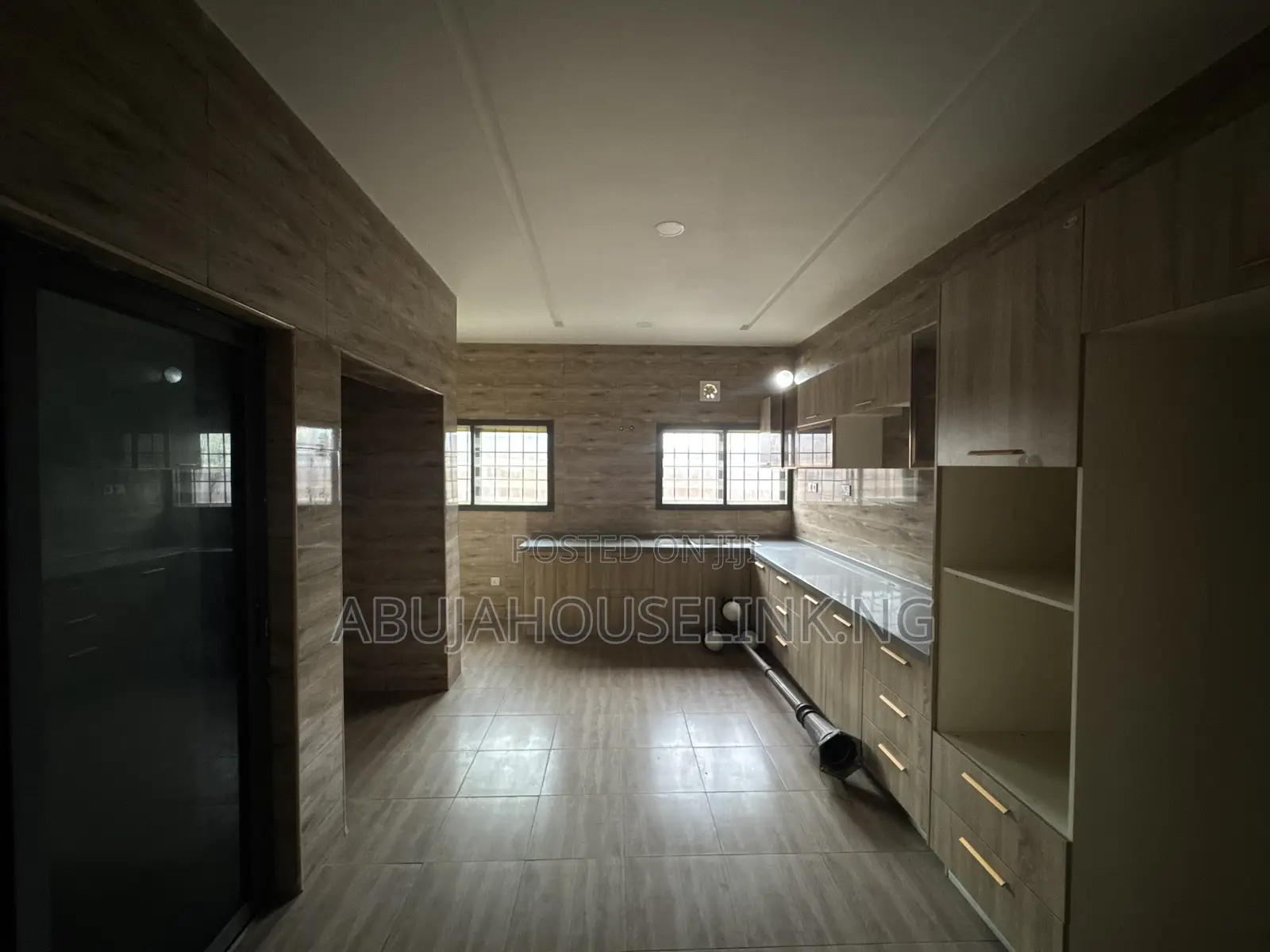 4bdrm Townhouse/Terrace in Guzape Diplomatic for sale