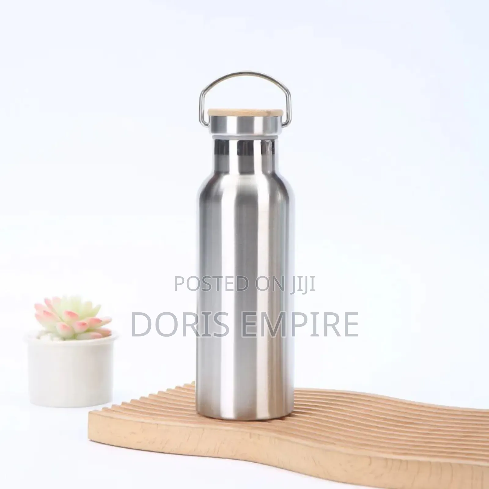 Stainless Steel Vacuum Water Bottle With Handle and Bamboo Leak Proof.