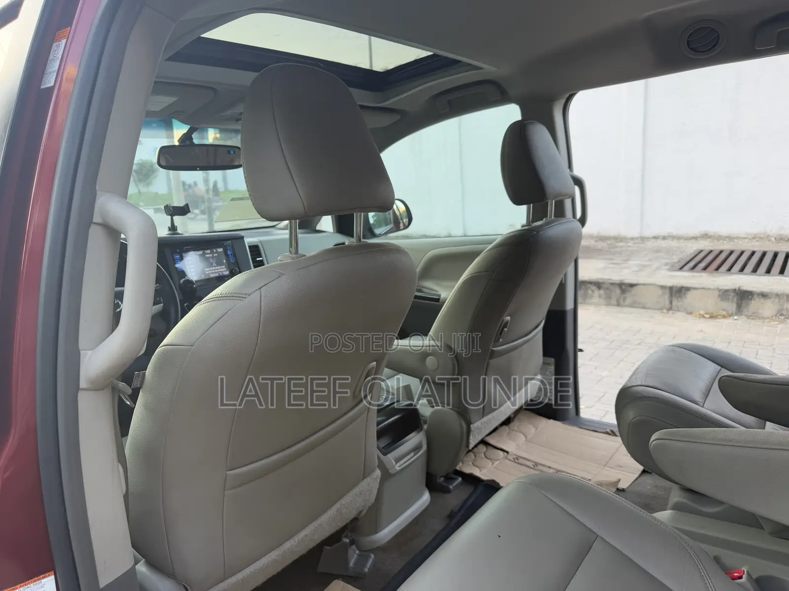 Toyota Sienna XLE 8 Passenger (3.5L 6cyl 8A) 2017 Maroon