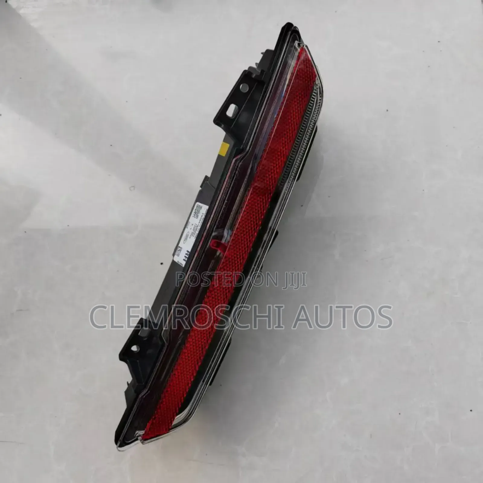 High Quality Certified New Rear Bumper Light Range Rover Vogue 2025
