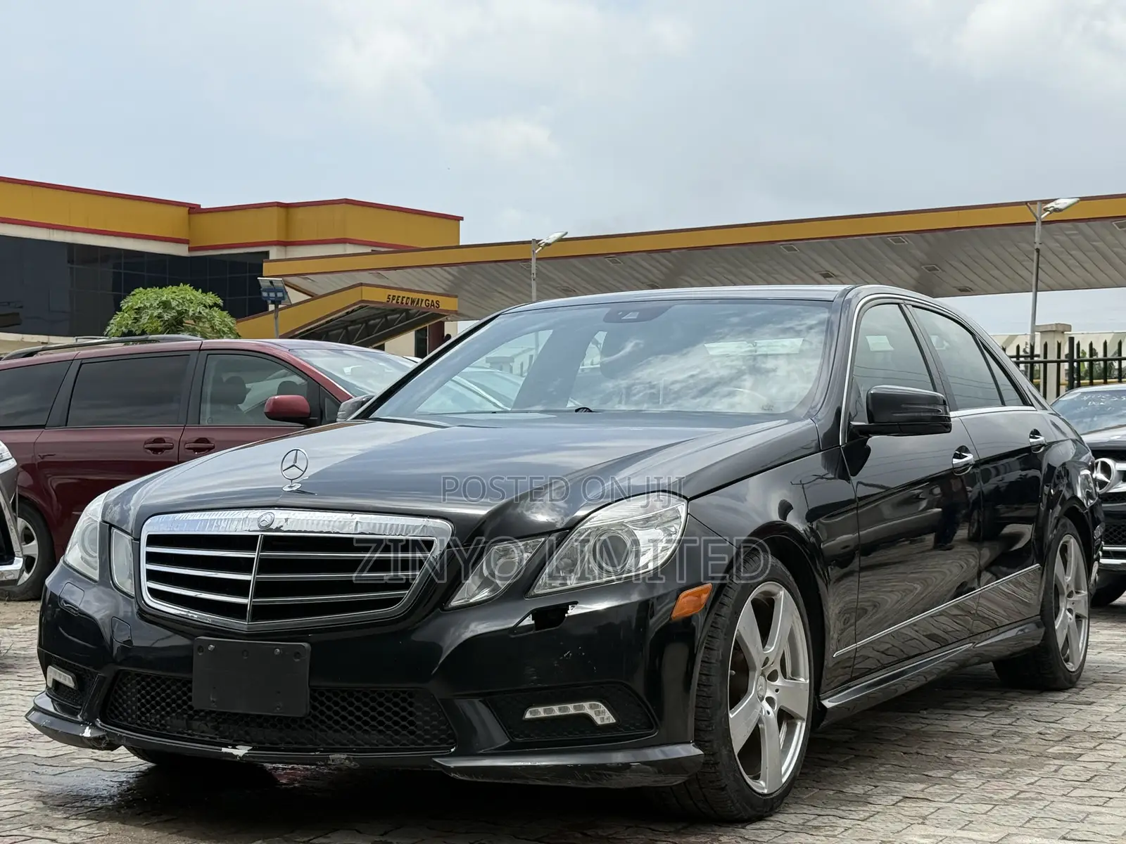 Mercedes-Benz E350 Base 4Matic Sedan AWD (3.5L 6cyl 7A) 2010 Black