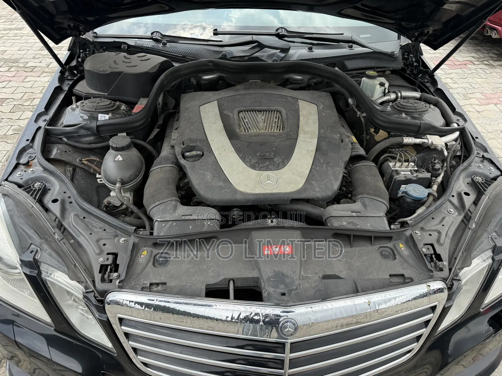 Mercedes-Benz E350 Base 4Matic Sedan AWD (3.5L 6cyl 7A) 2010 Black