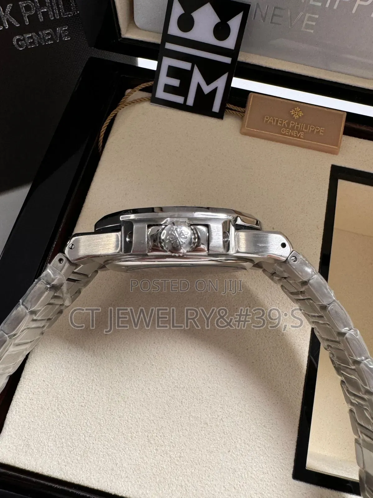 Patek P Nautilus 5712 Blue Dial Moon Phase Silver High Grade