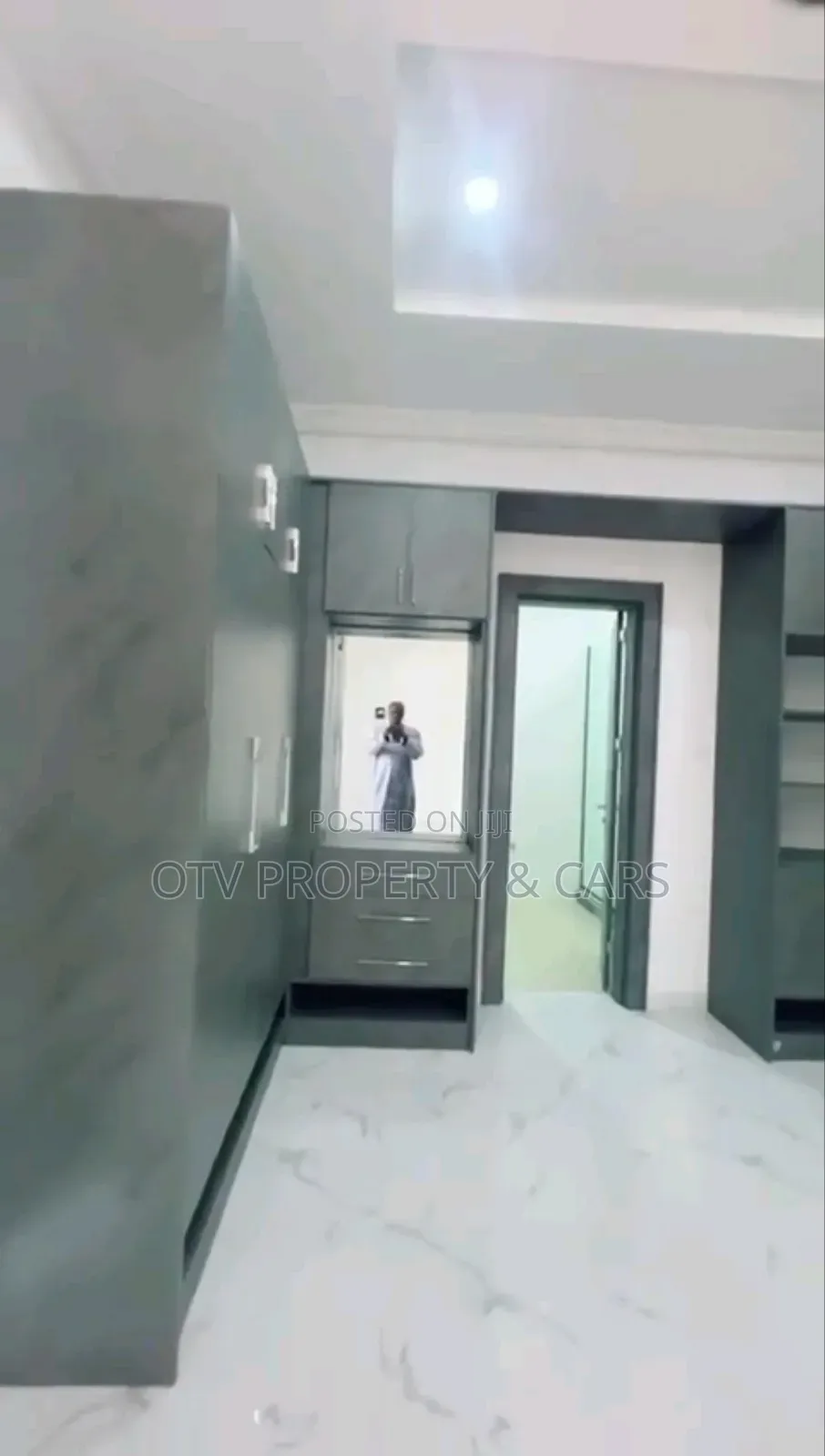 Furnished 5bdrm Duplex in Apo District for sale
