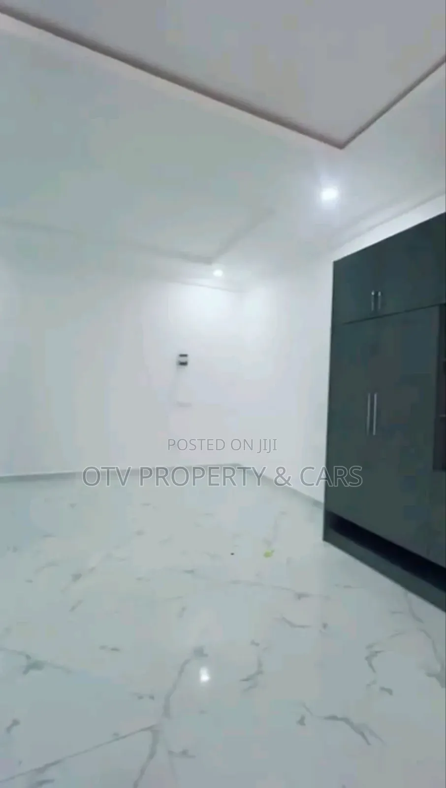 Furnished 5bdrm Duplex in Apo District for sale