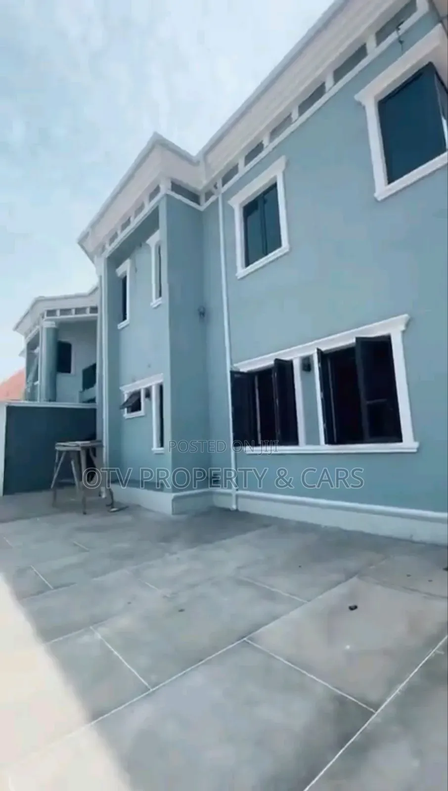Furnished 5bdrm Duplex in Apo District for sale