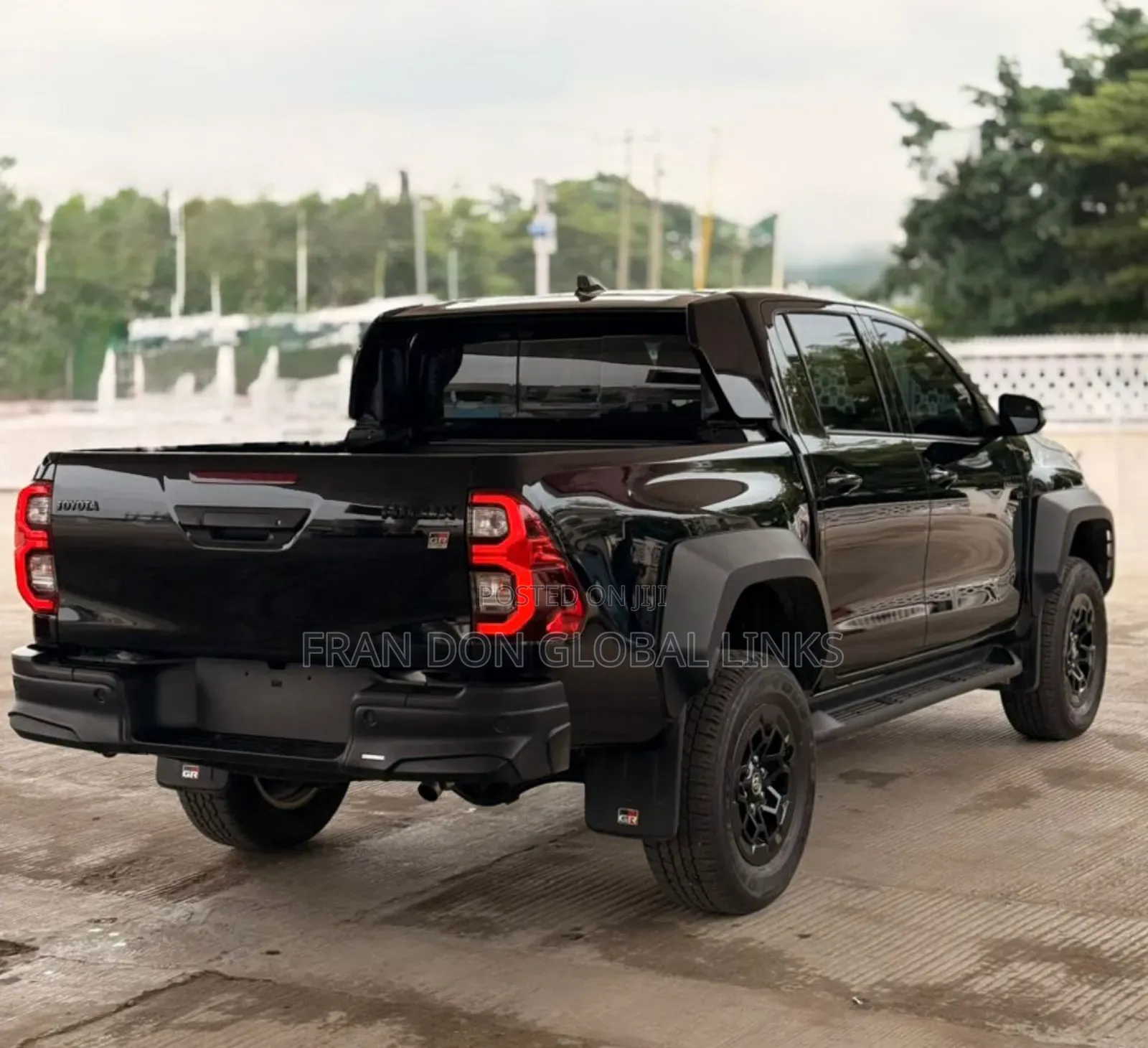 New Toyota Hilux 2025 Black