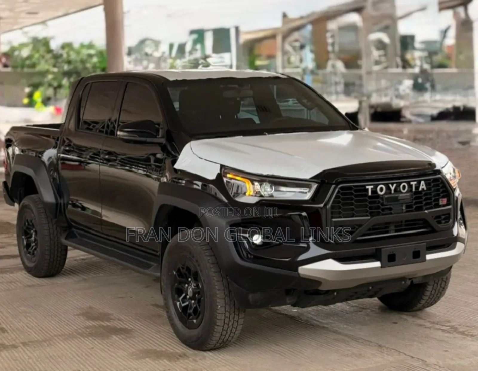New Toyota Hilux 2025 Black