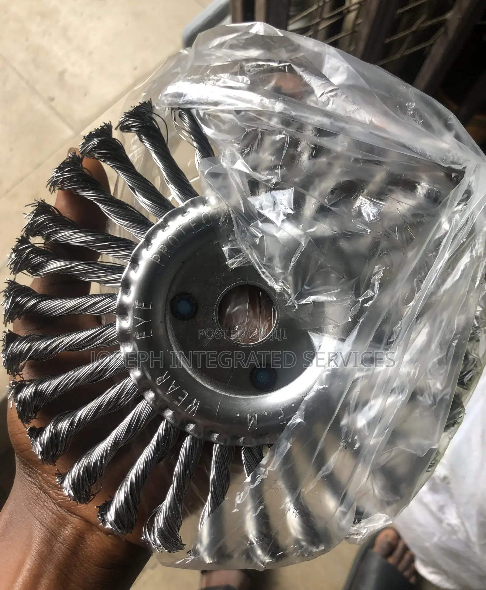 Knotted Wire Wheel Brush 7” (Hard)