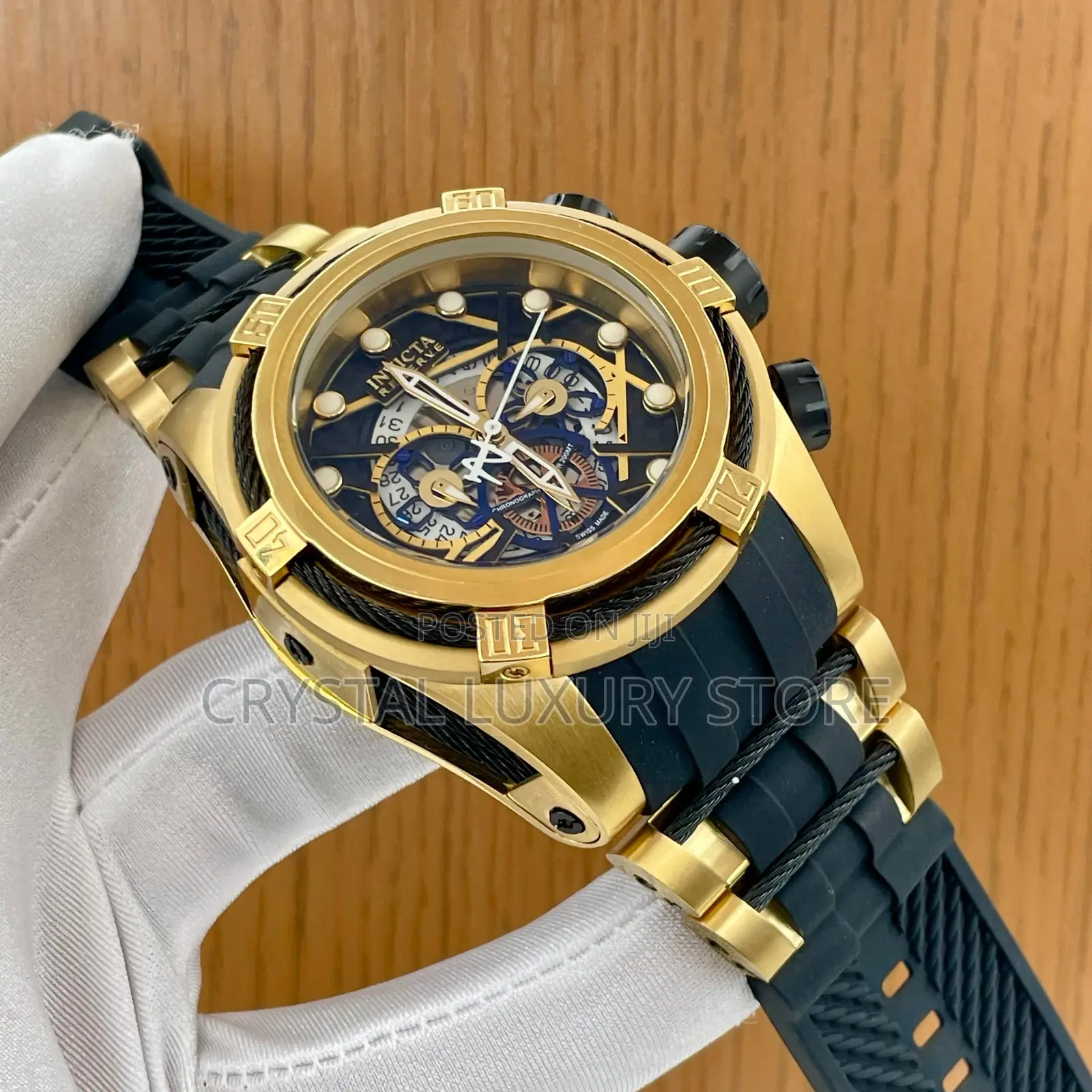 Invicta Quality Luxury Men Rubber Strap Wristwatch