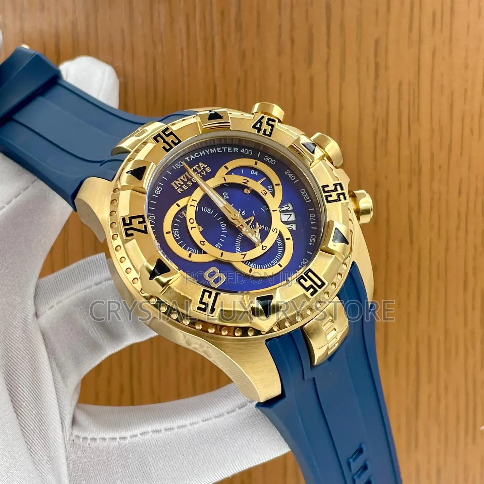 Invicta Quality Luxury Men Rubber Strap Wristwatch