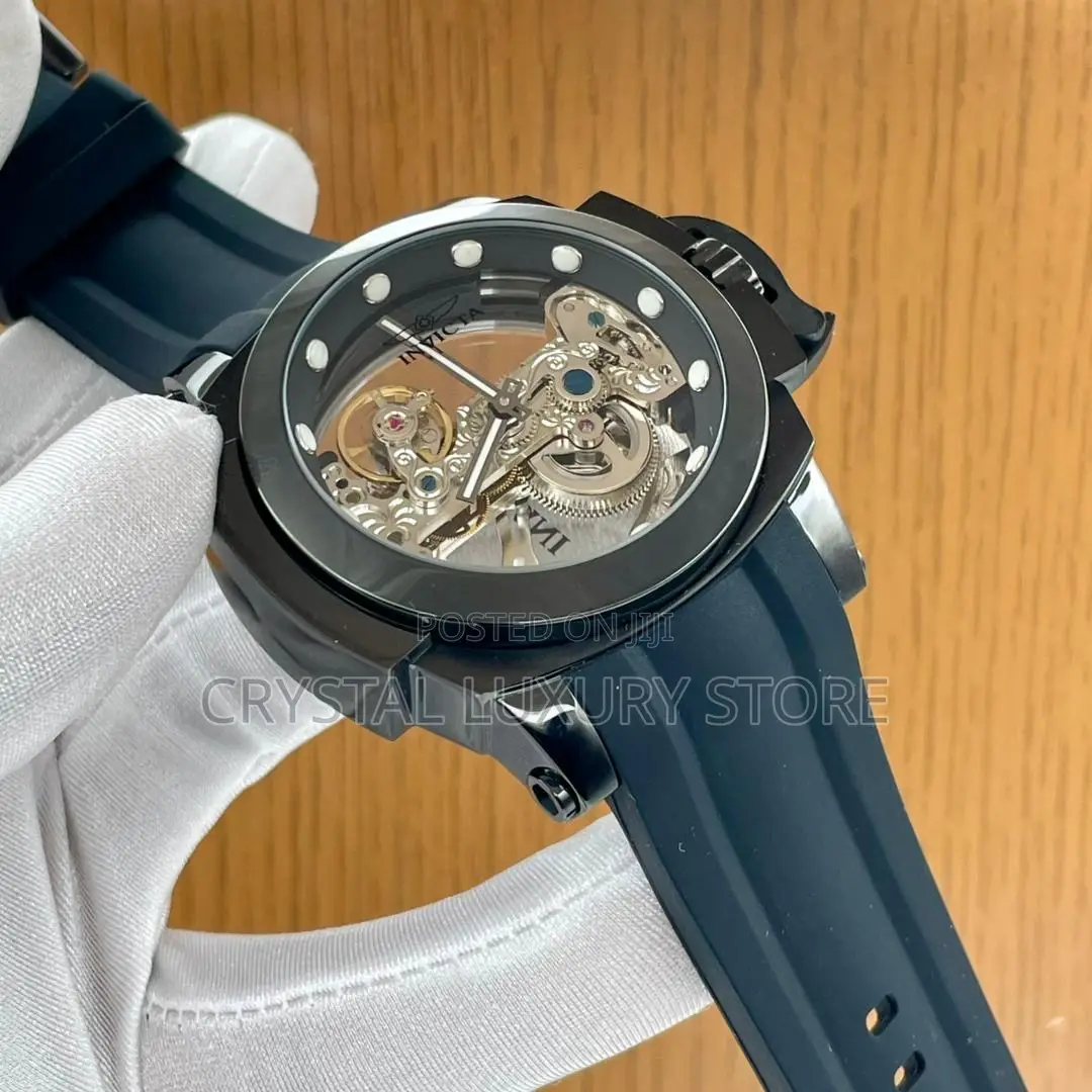 Invicta Quality Luxury Men Rubber Strap Chronograph Wristwatch